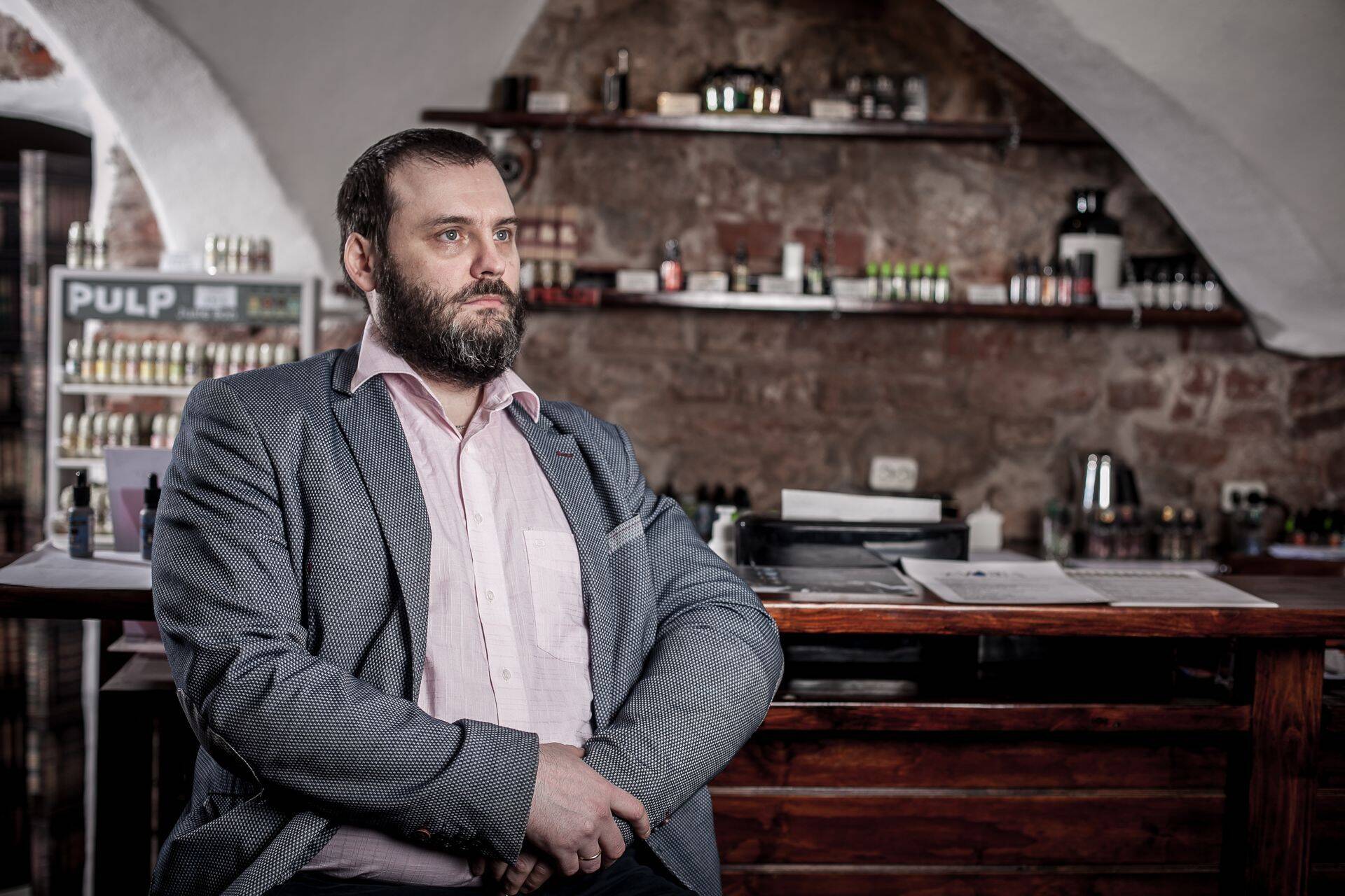 E-sigareti müüjate ja kasutajate liidu juhi Ingmar Kure sõnul hakkaks aktiisisi jõustumisel pihta sarnane piiriülene kaubandus nagu alkoturul.