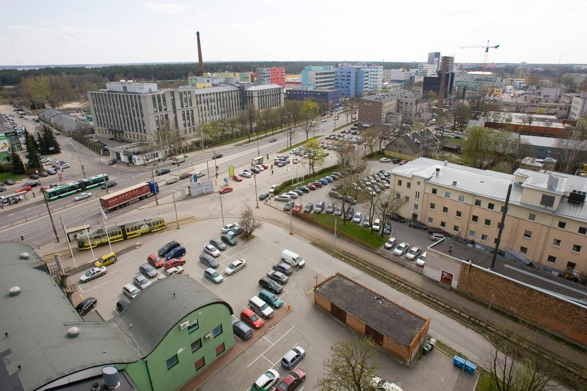 Politseimaja Pärnu mnt ääres.