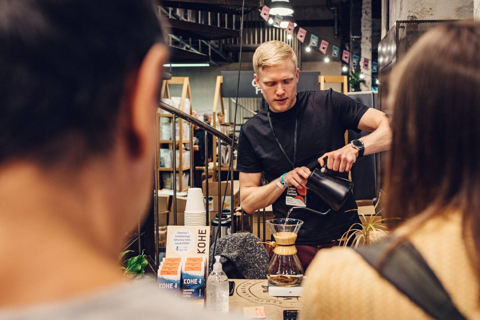 Johan Rohtla tahab parandada lahustuva kohvi mainet. Kohe Coffee kasutab väikefarmide kvaliteetubasid ja pressib välja vaid viiendiku kohvioa massist, jättes joomiseks kõlbmatu koostise kohvist välja.