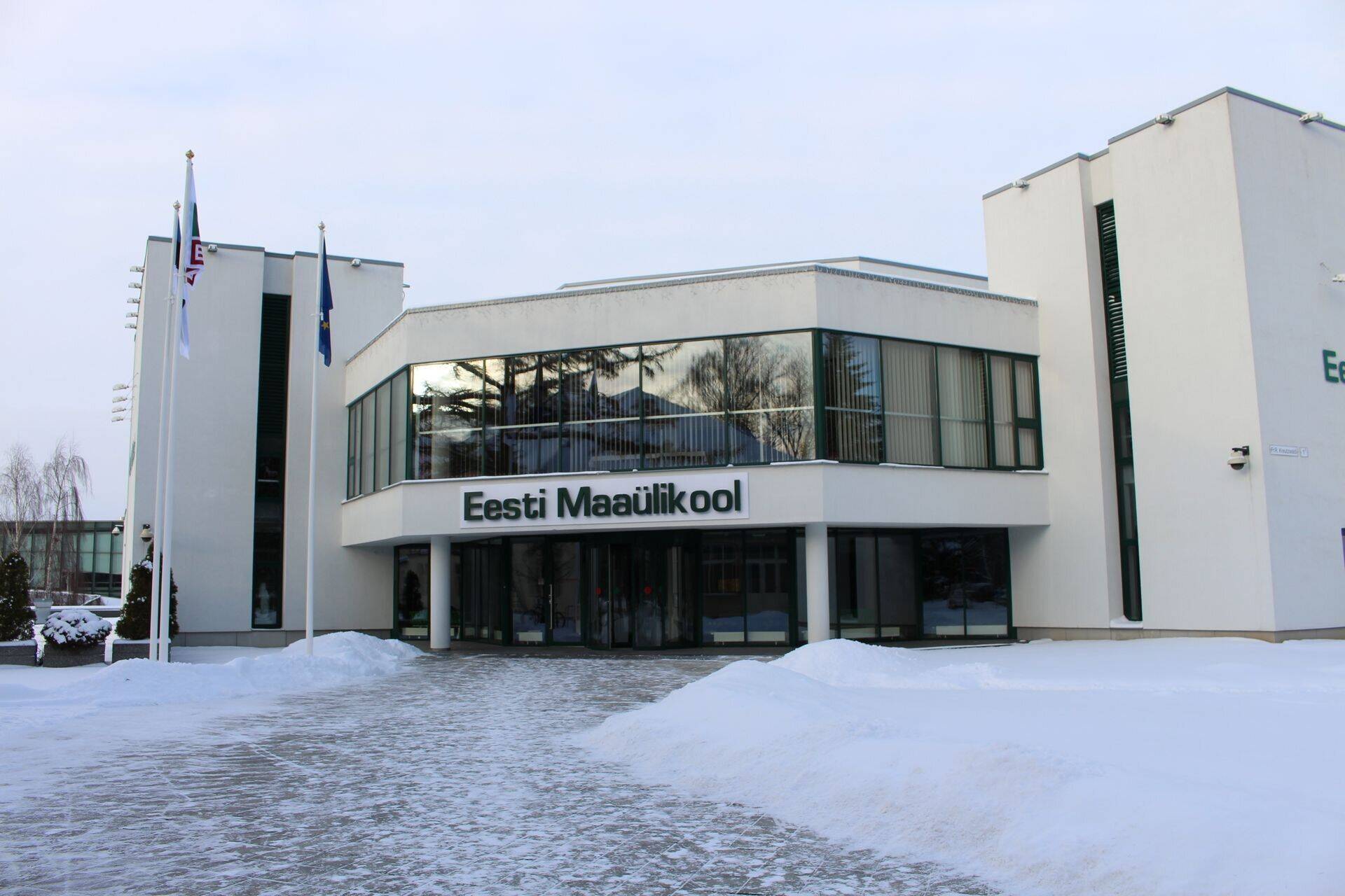 Mikrokraadid on tasemeõppe ainetest eraldi loodud täiendusõppeprogrammid, mille minimaalne maht on 6 EAPd.