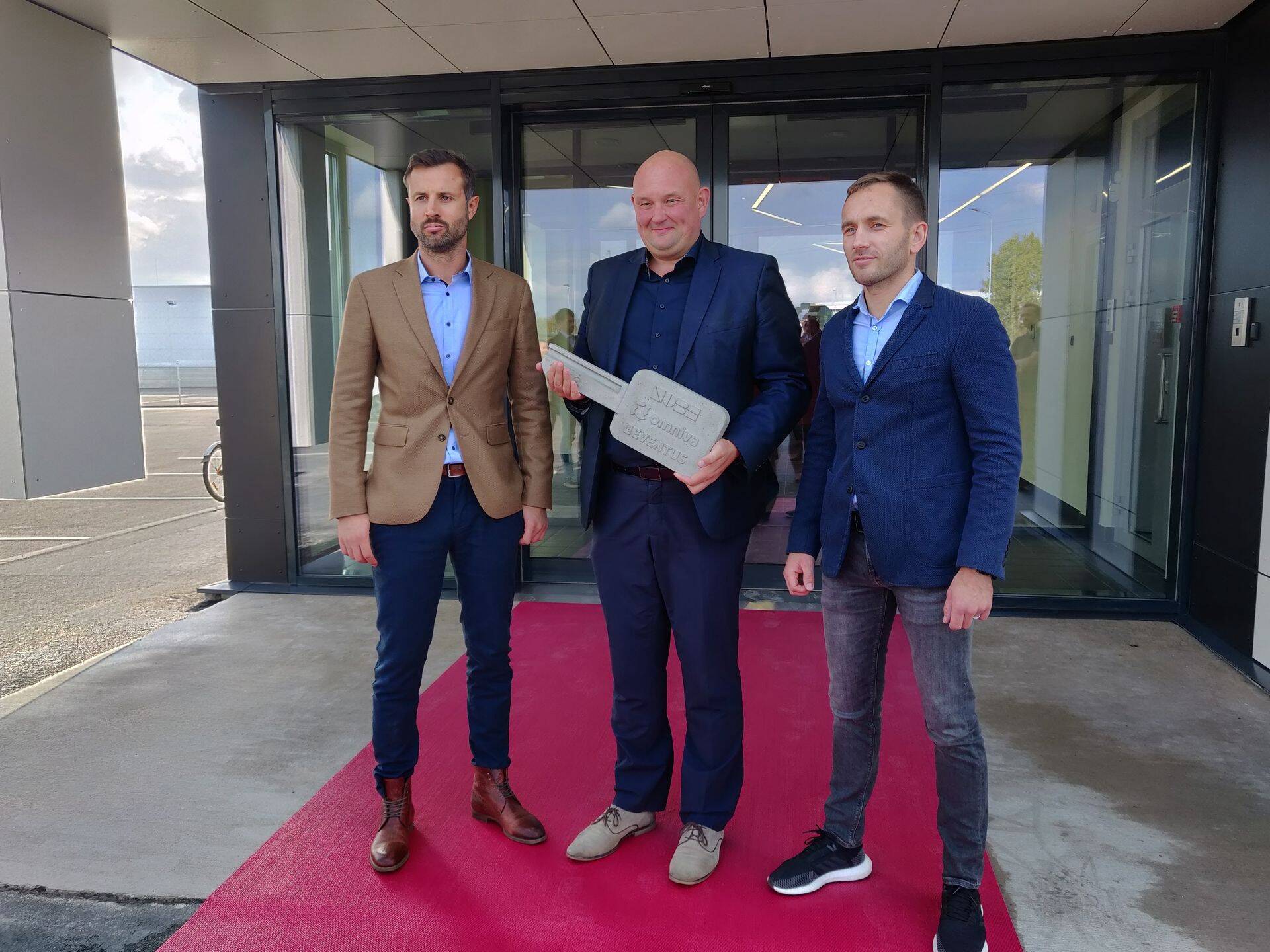 Fotod: Omniva uue logistikakeskuse ehitustööd said valmis