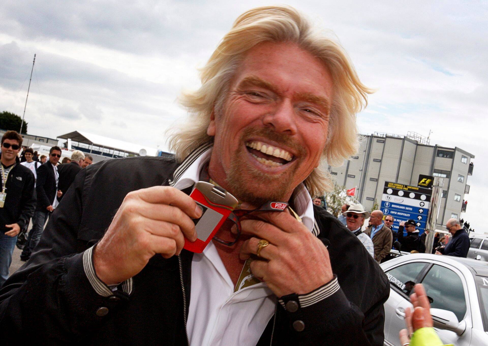 Richard Branson on otsustanud oma kosmosereise arendava firma Virgin Galacticu avalikult listida.