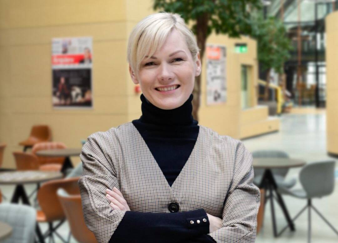 Ringmajanduse ekspert Kadi Kenk ütleb, et hinnanguliselt hoiavad Euroopa inimesed oma kodudes “vangis” kümneid miljardeid kasutuna seisvaid elektroonikaseadmeid.