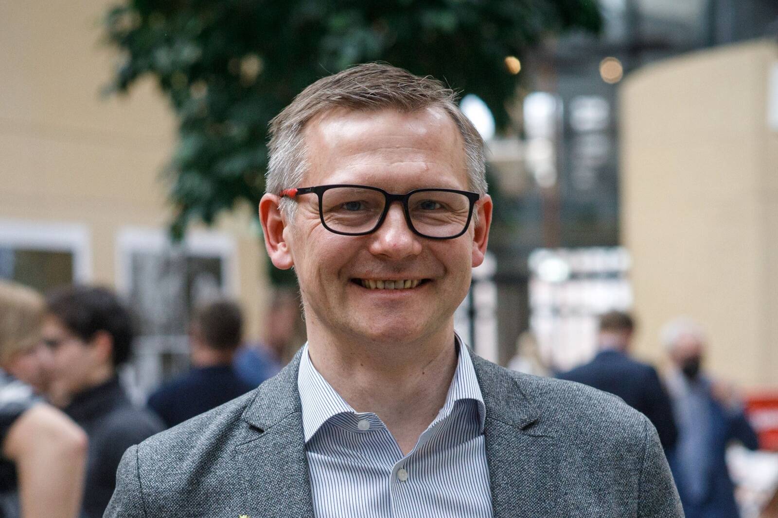 “Keskkonna pidev ning eri suundades muutumine soosib keskmist strateegiat, sest kõiki võimalikke arenguid ja nende kombinatsioone pole lihtsalt võimalik läbi kalkuleerida,” märgib meditsiiniettevõtja Ain Aaviksoo.