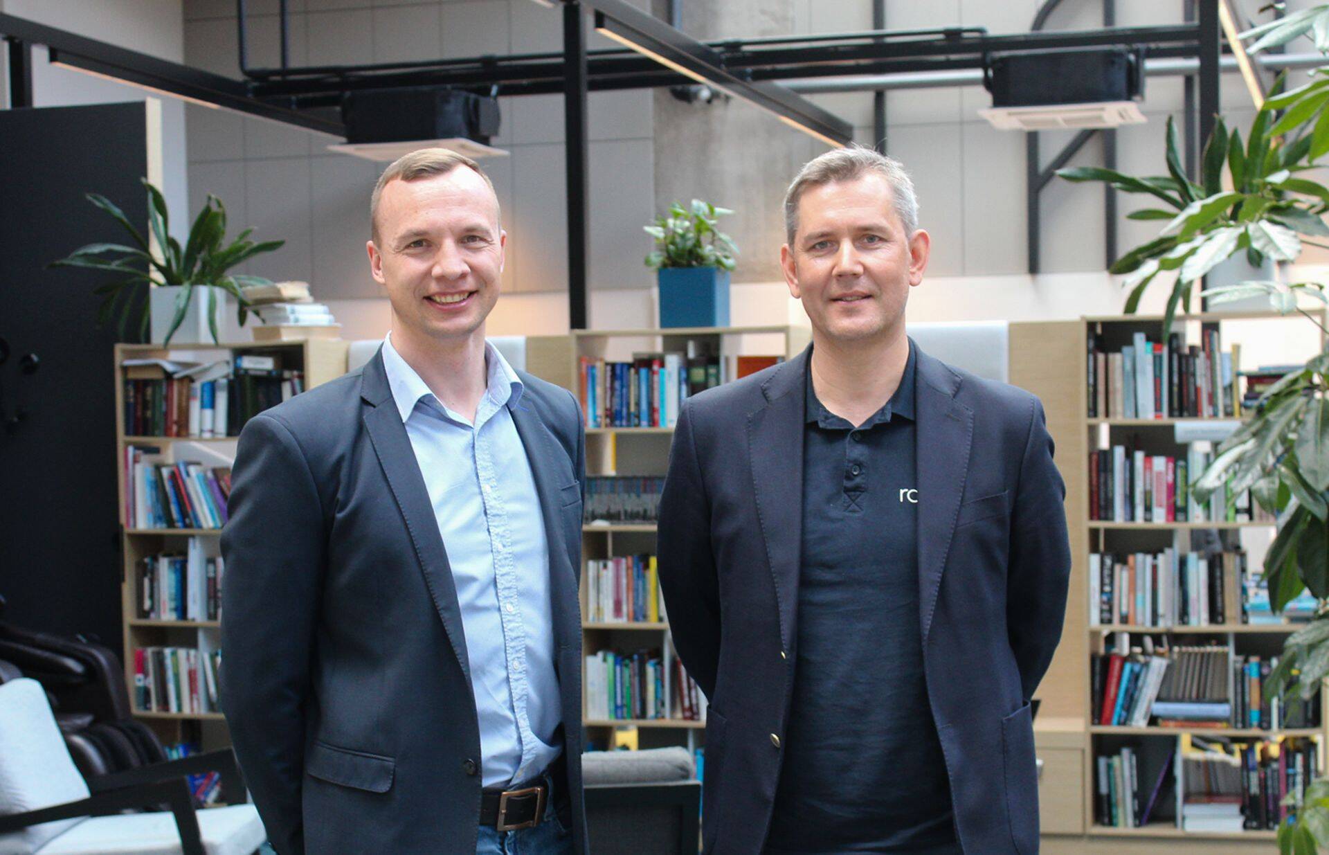 Favor/Leden Group'i tarneahelajuht Hannes Laaser ja Radius Machining'u tegevjuht Ahti Talts.