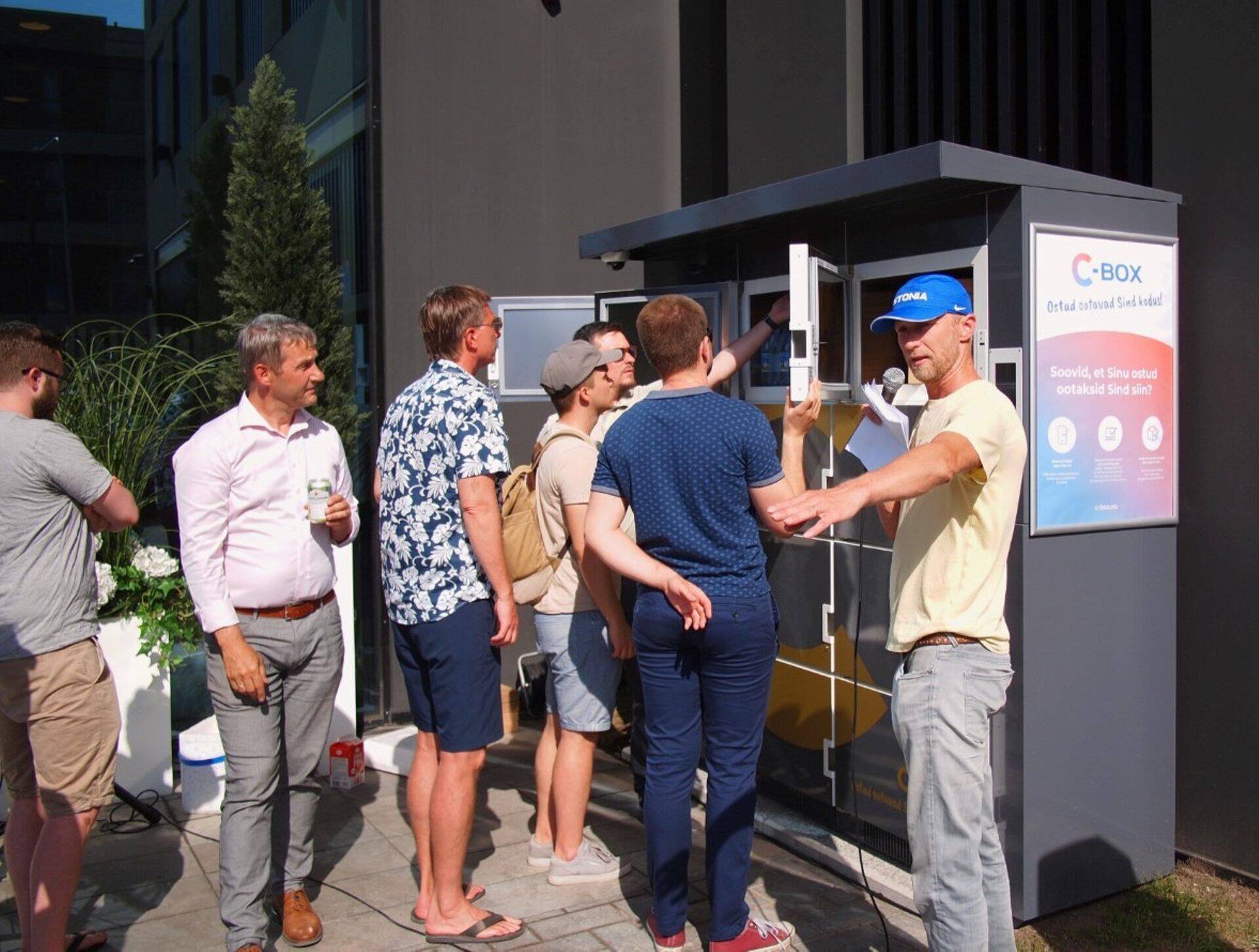 C-boxi pakikapp hakkab hoiustama kaupu sobival temperatuuril.