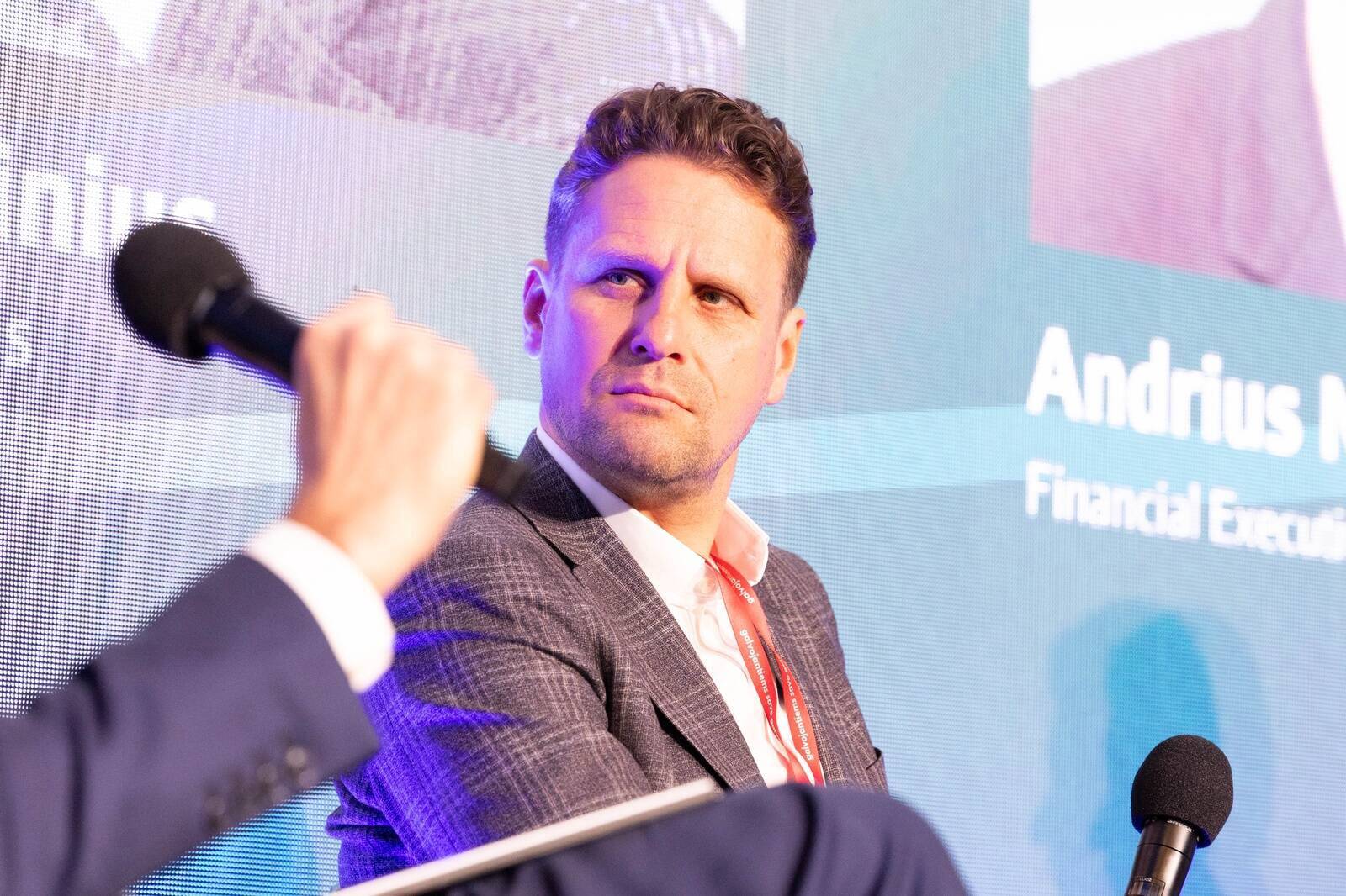 Šiaulių bankas vadītājs Vytautas Sinius atklāja, ka investīcijas palielinātas pēc sarunām ar Lietuvas Vides ministriju un EIB.