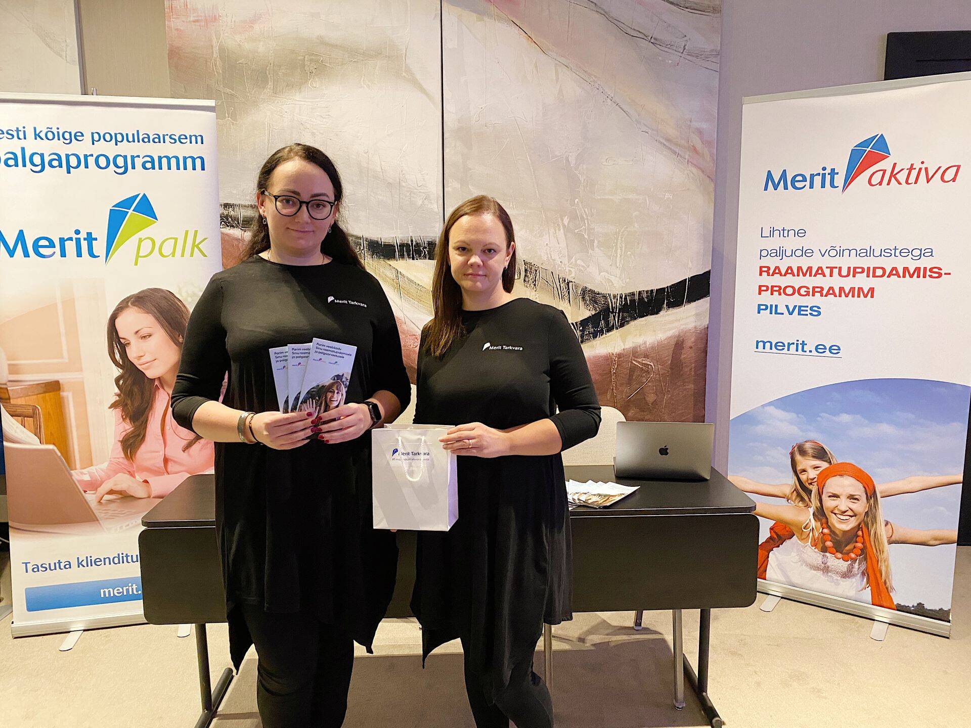 Maarja-Liisa Maasik, Merit Palk arendusjuht (pildil vasakul) ja Annika Traks, Merit Palk arenduskonsultant ja Merit Tarkvara finantsjuht