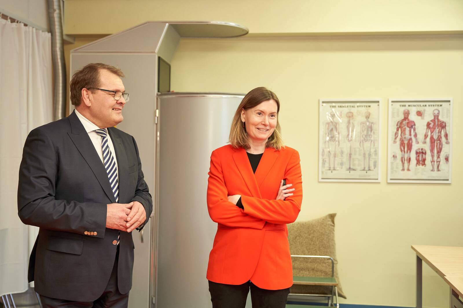 Fotol: Elva haigla juhataja Peeter Laasik ja terviseminister Riina Sikkut.