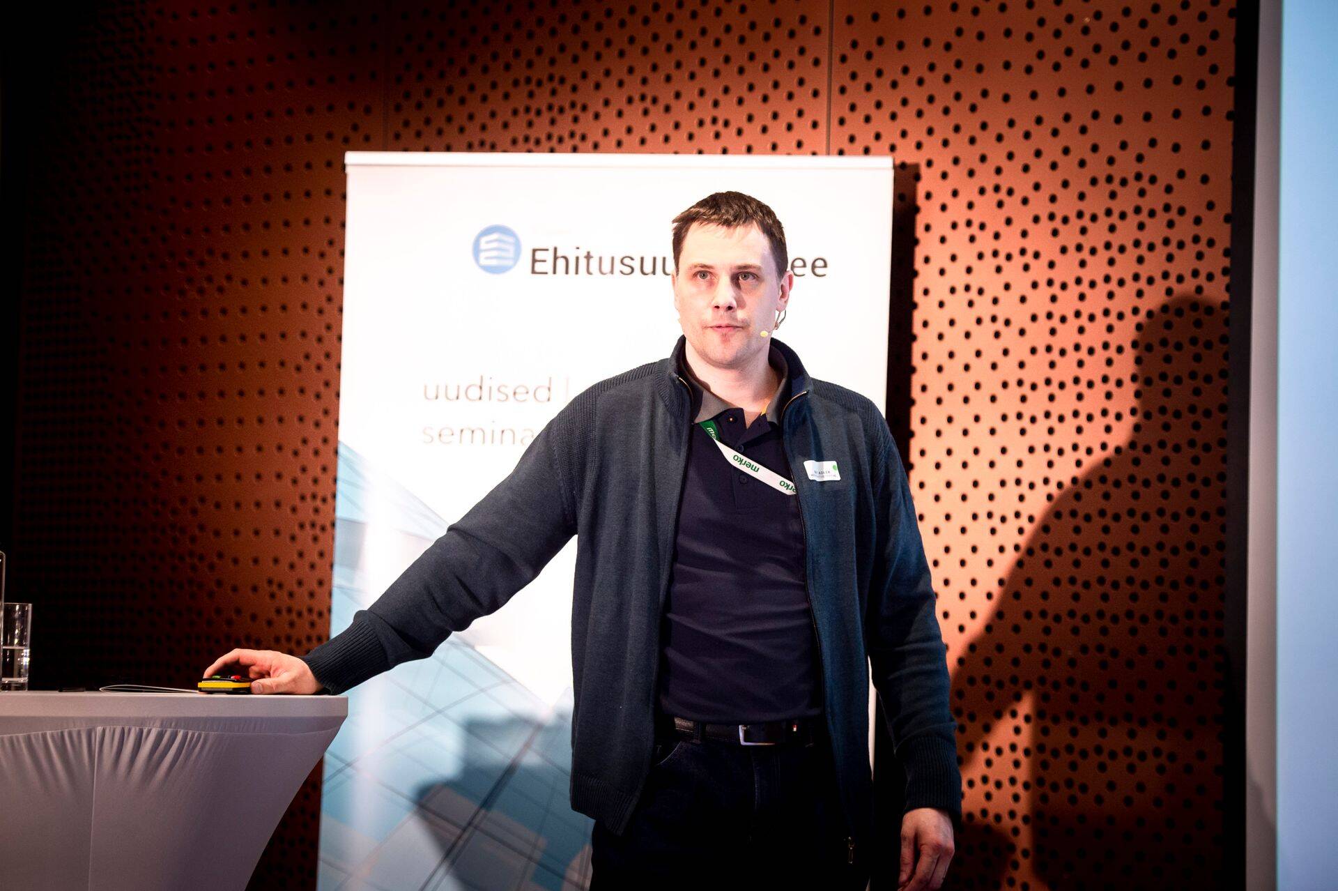 Merko Ehitus Eesti kvaliteedispetsialist Mait Adler rõhutas, et ehitusplatsil peab hindama olemasolevate materjalide taaskasutamise võimalusi ja eelistama korduvkasutust sorteerimine. Foto: Raul Mee