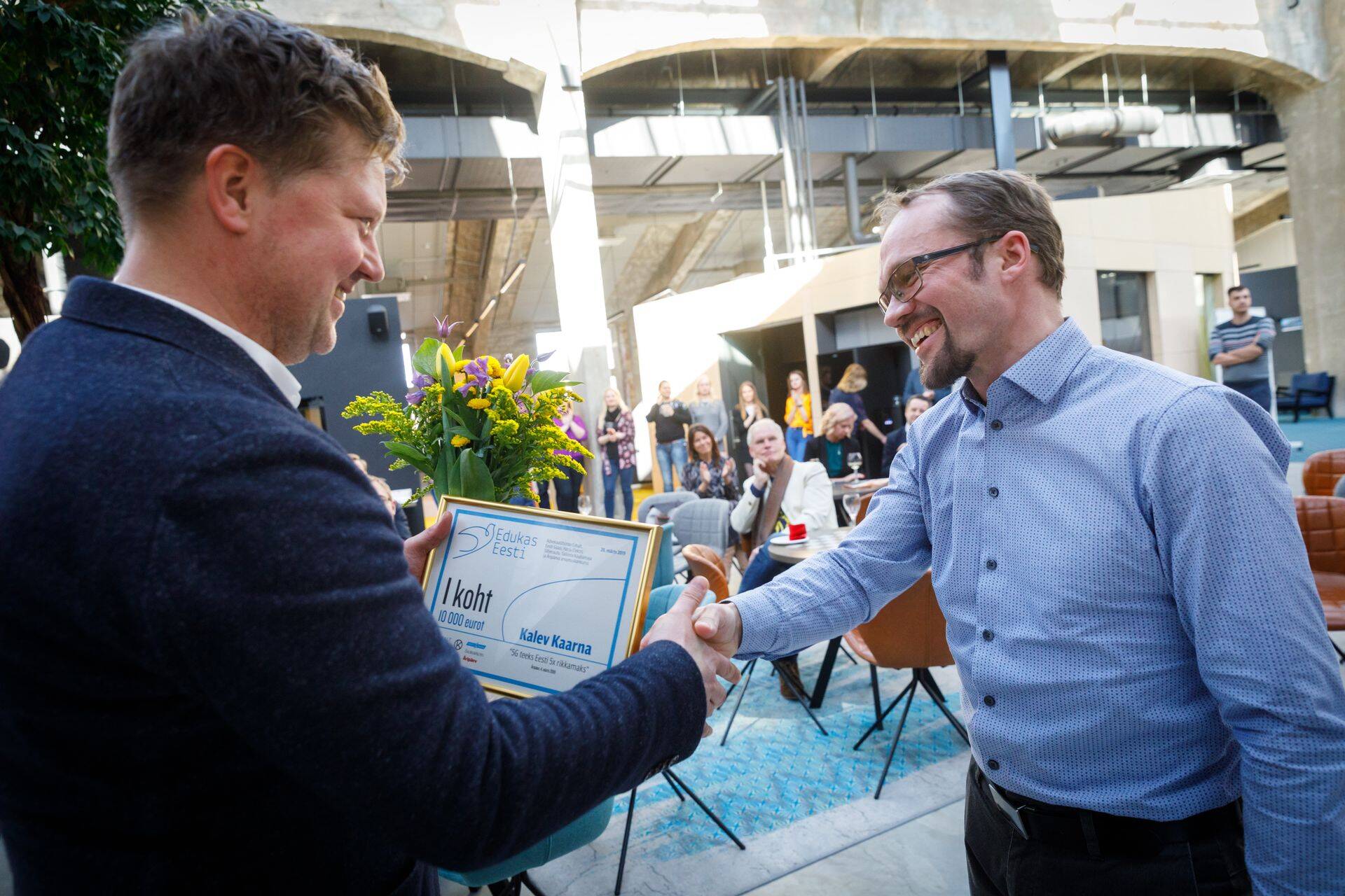Seitsmendat korda toimunud arvamuskonkursi Edukas Eesti ja 10 000 eurot võitis tänavu artikliga „5G teeks Eesti 5x rikkamaks“ start-up-kiirendi Alpine House eestvedaja Kalev Kaarna. Uus konkurss on aga juba alanud.