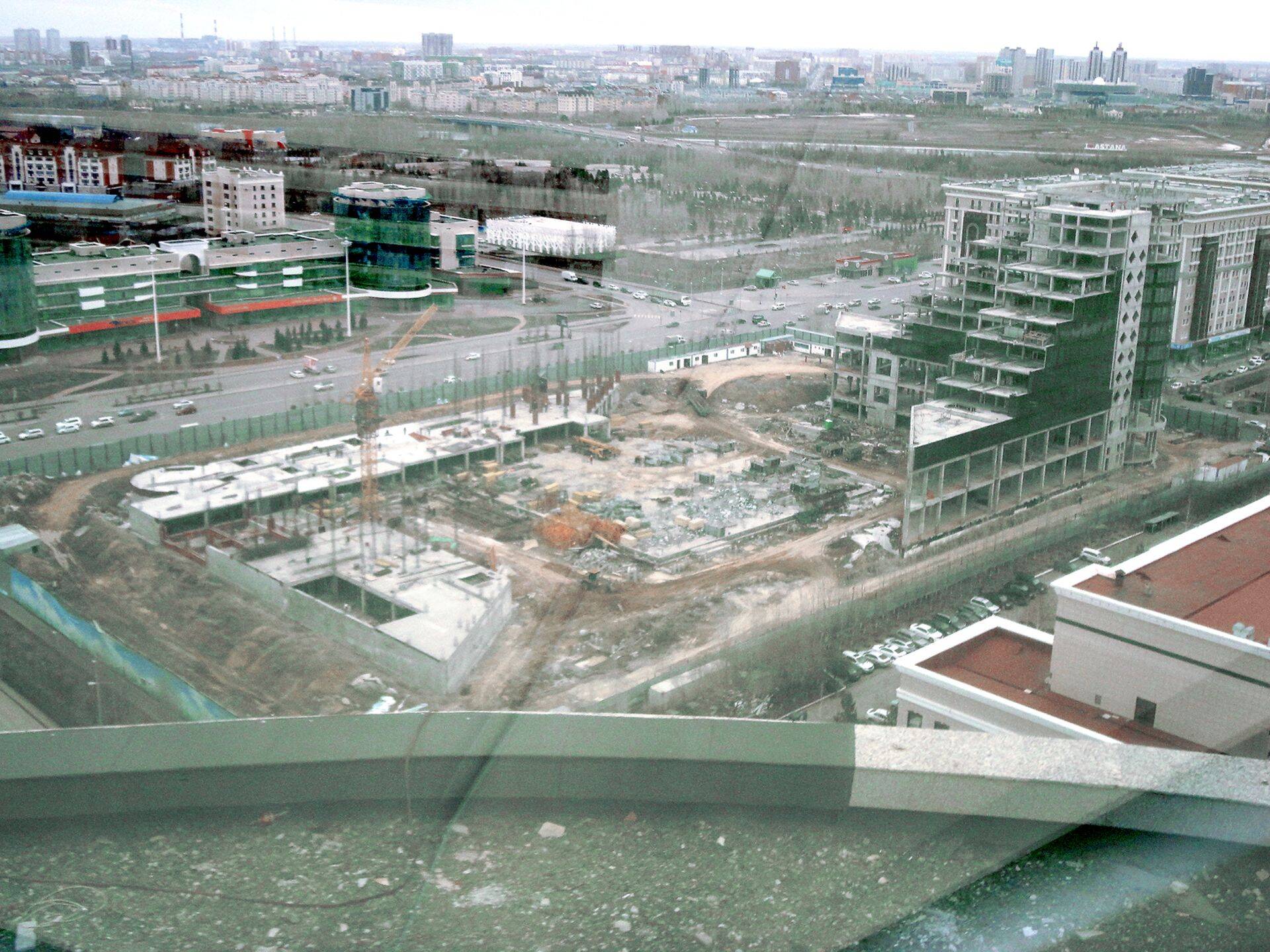 В таком состоянии находится сегодня объект, который застройщик мог бы построить и без Windoor. Но не построил.