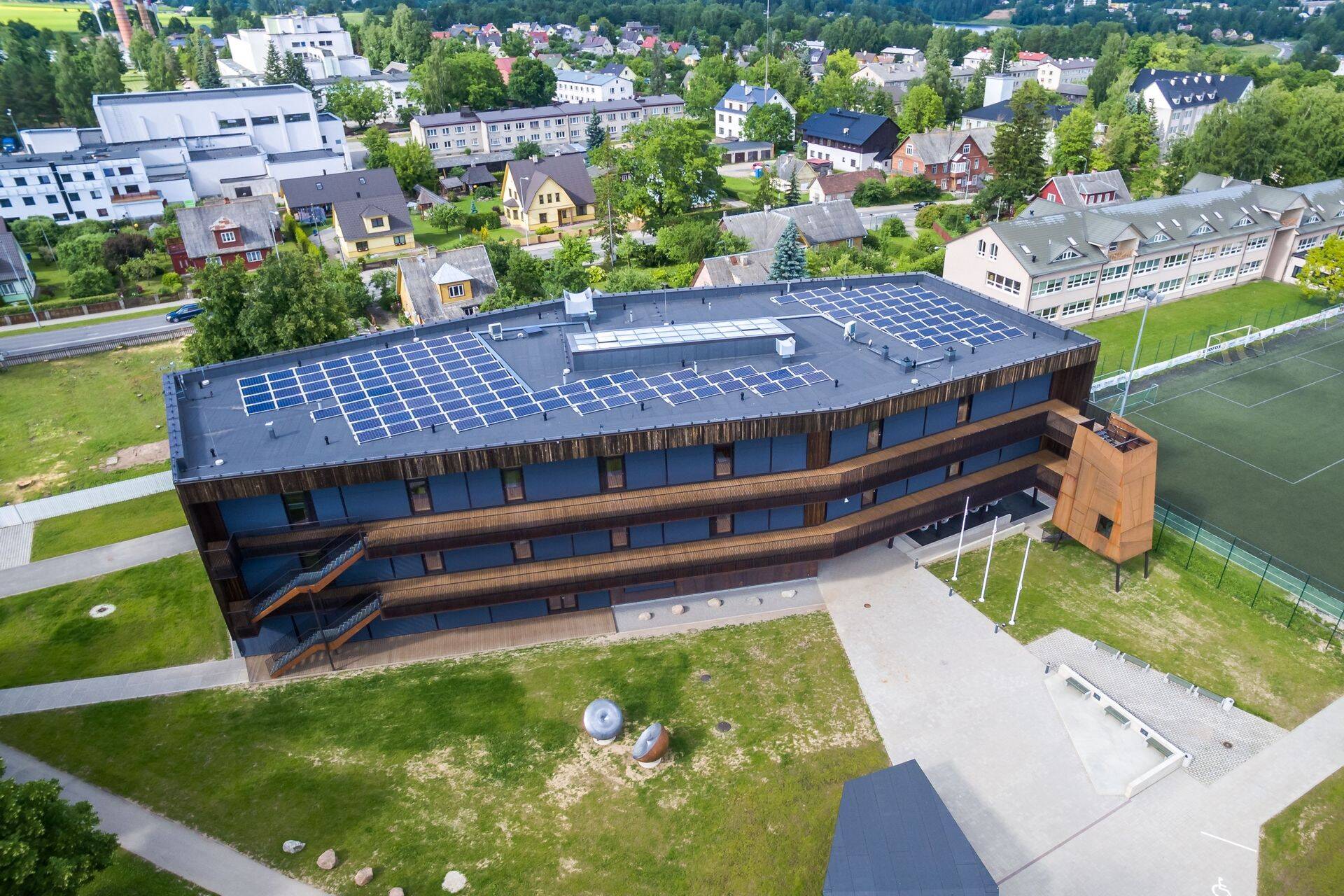 Aasta lamekatuse tiitli võitjaks kuulutati Põlva Riigigümnaasiumi lamekatus.