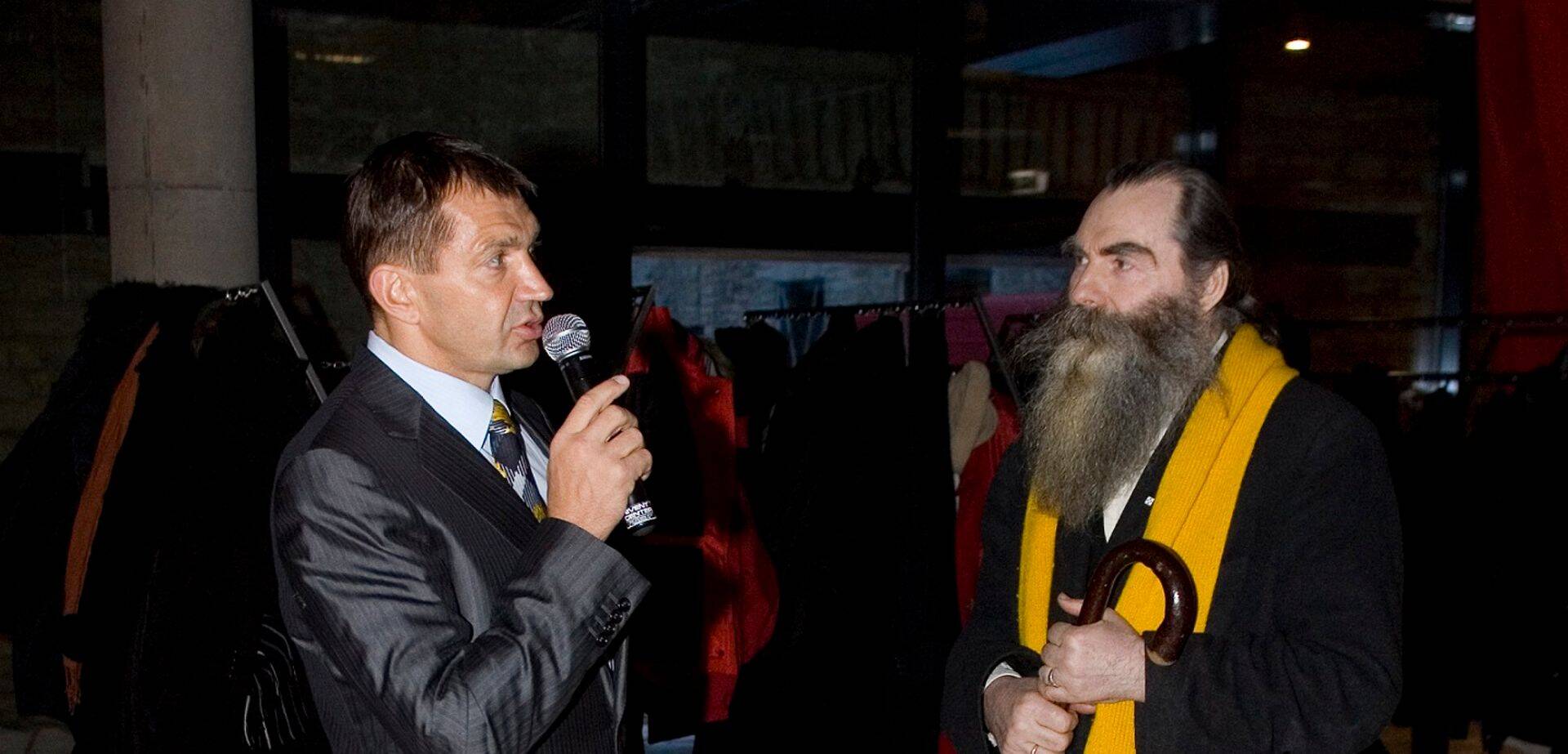 Astroloog Igor Mang koos kinnisvaraärimees Urmas Sõõrumaaga Rotermanni kvartalis 2009. aastal.