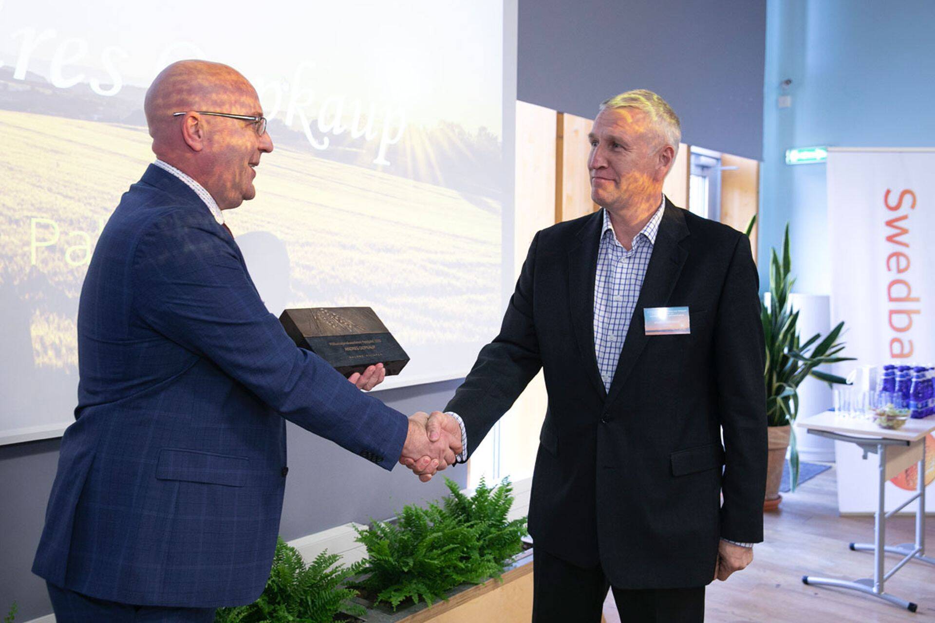 Tiitli andis üle maaeluminister Arvo Aller.