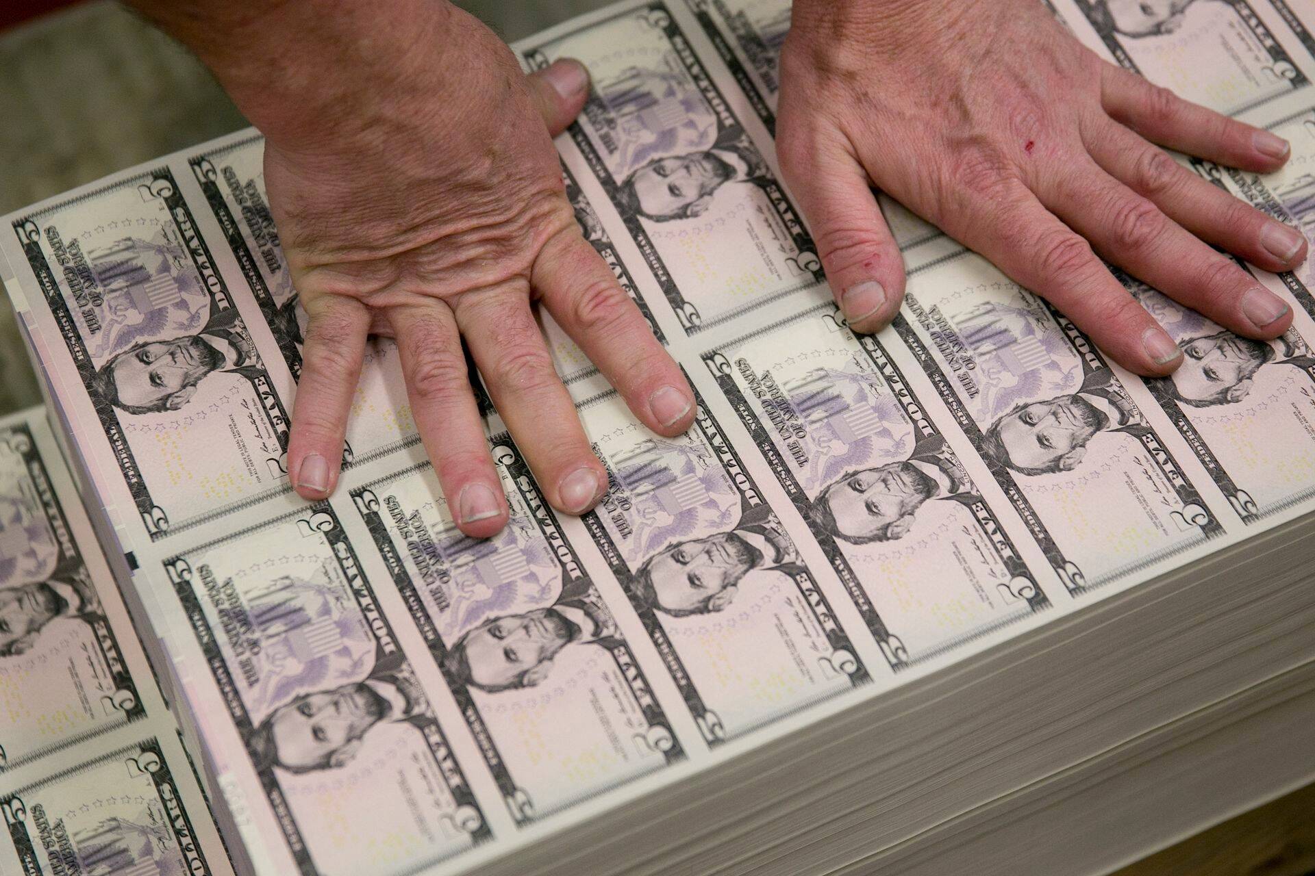 USA dollar üha tugevneb.