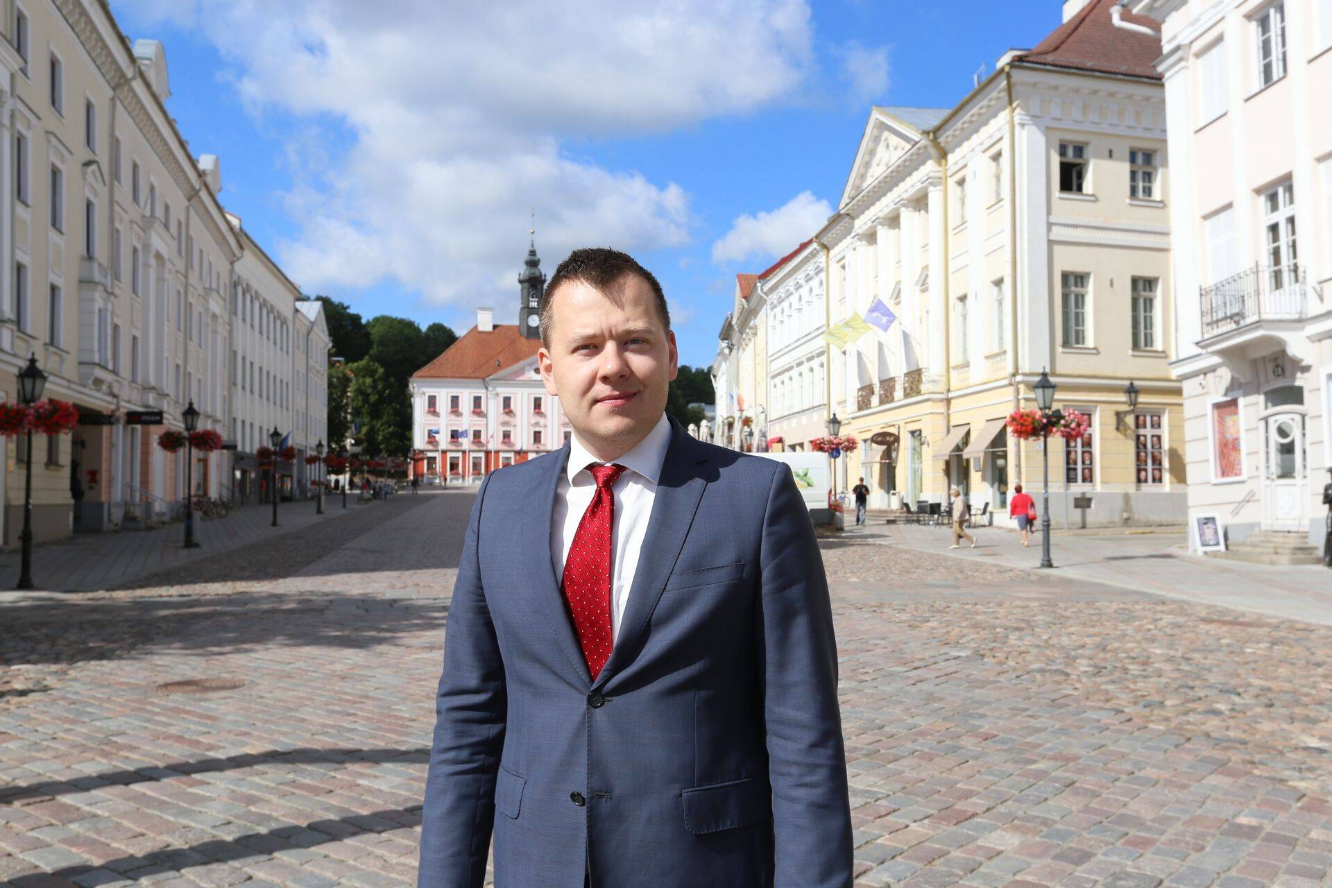 Hoiu-laenuühistute järele võiks valvata sektor ise, kas koostöös finantsinspektsiooniga või üksi, arvab Tartu hoiu-laenuühistu juhatuse liige Erki Pisuke.