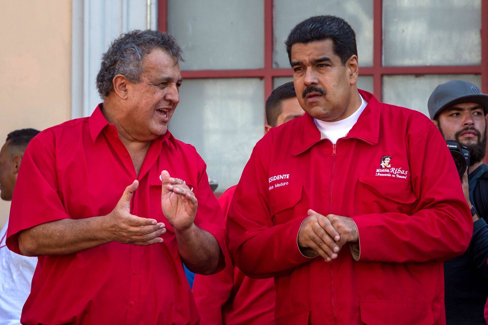 Venezuela naftaminister Eulogio del Pino (vasakul) ja president Nicolas Maduro (paremal)