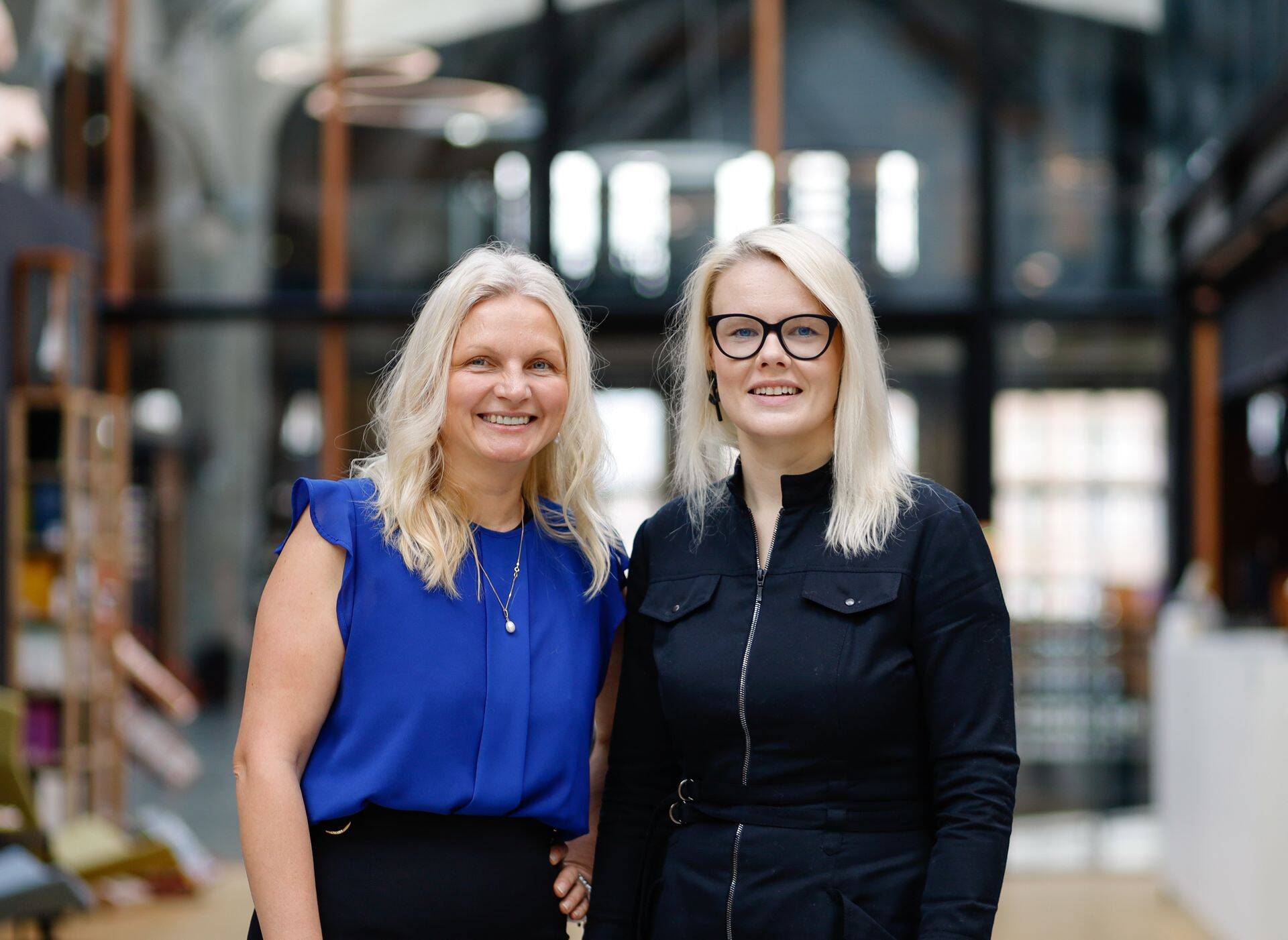 Olympic Entertainment Groupi personalidirektor Helena Evert (vasakul) ja turundusdirektor Liina Liiv