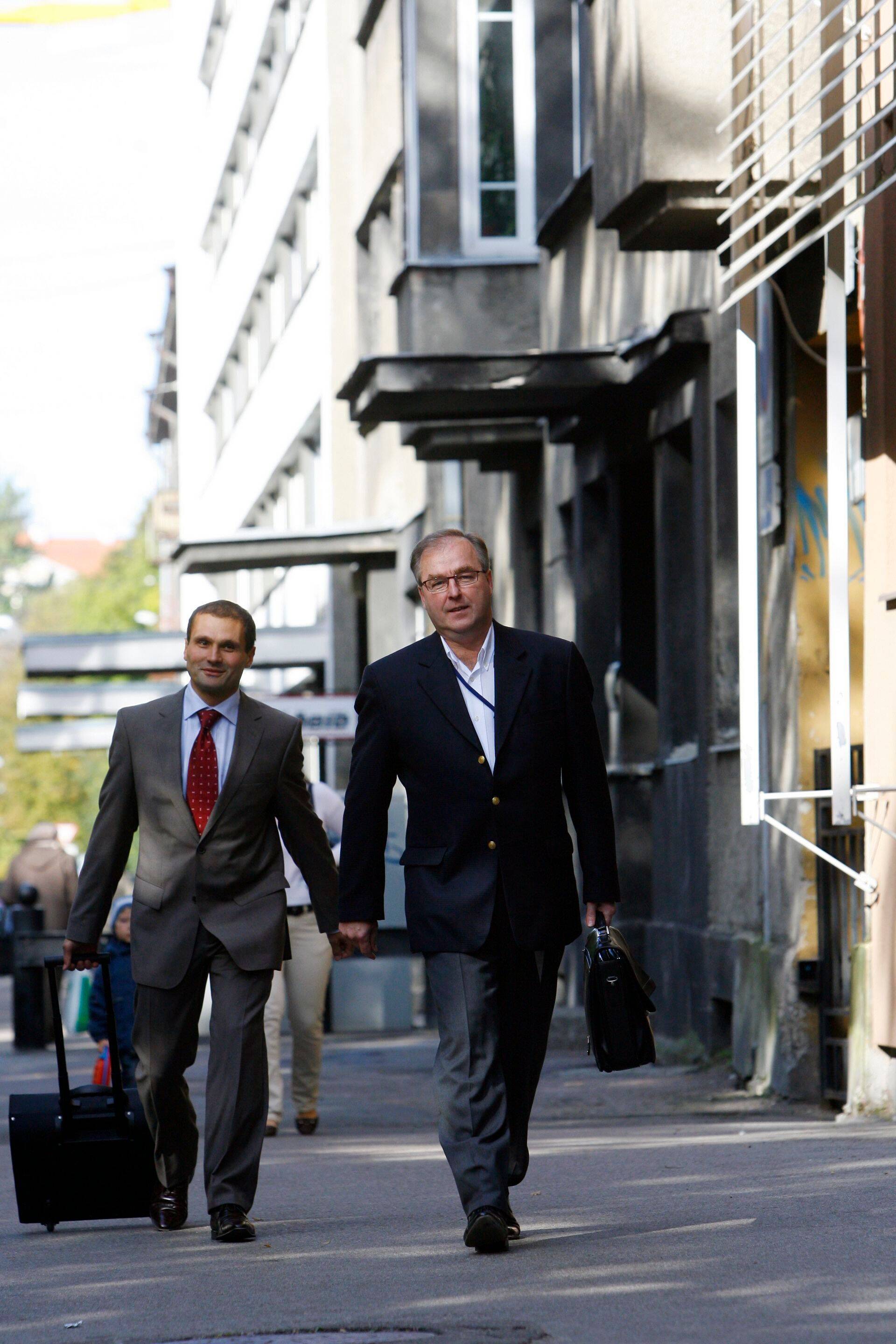 Advokaat Siim Roode (vasakul) ja Toomas Rüütmann. Roode esindas Rüütmanni 2008. aastal viimase pankrotiprotsessis.