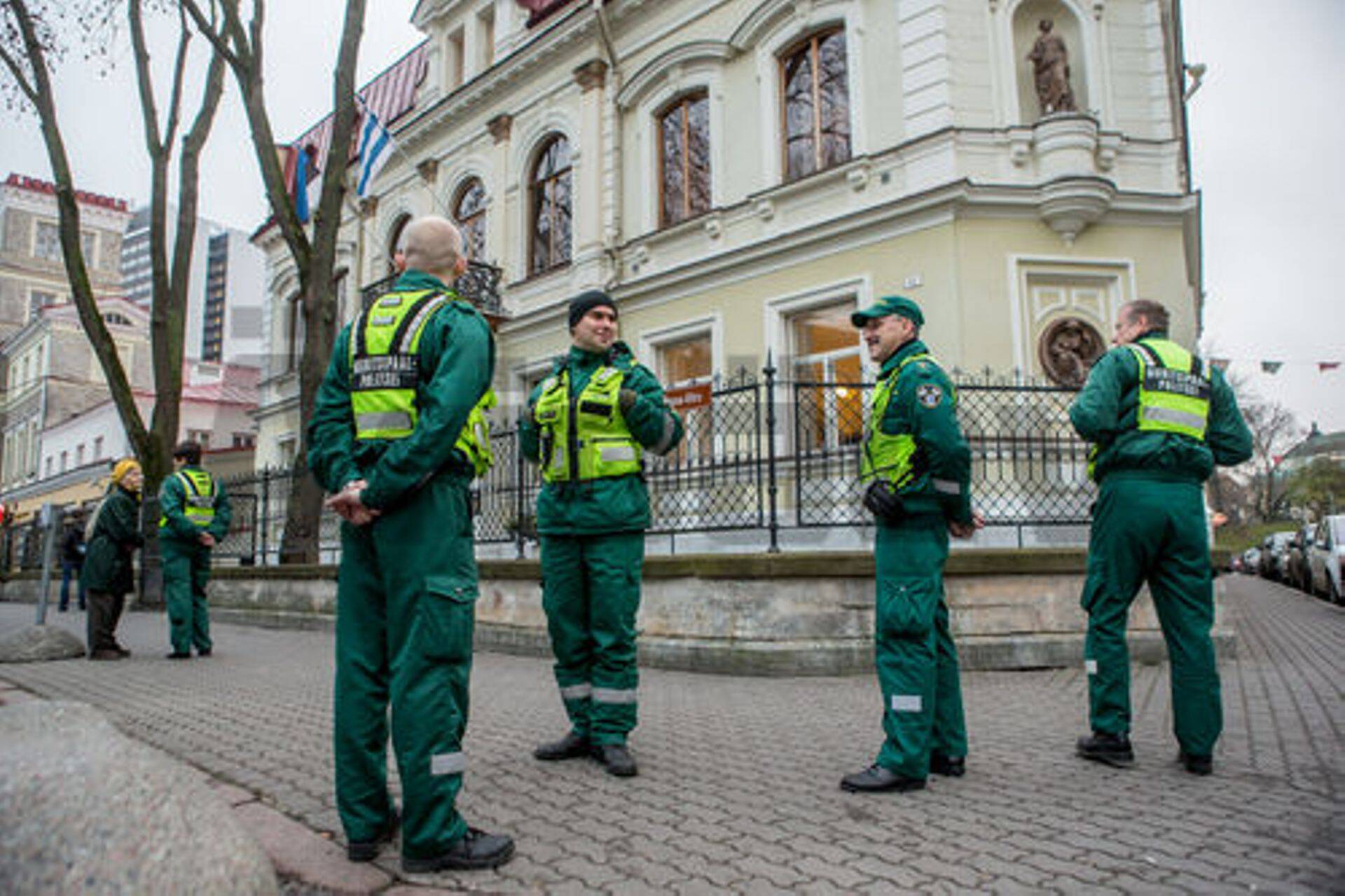 МуПо пропустит таксистов через двойное сито