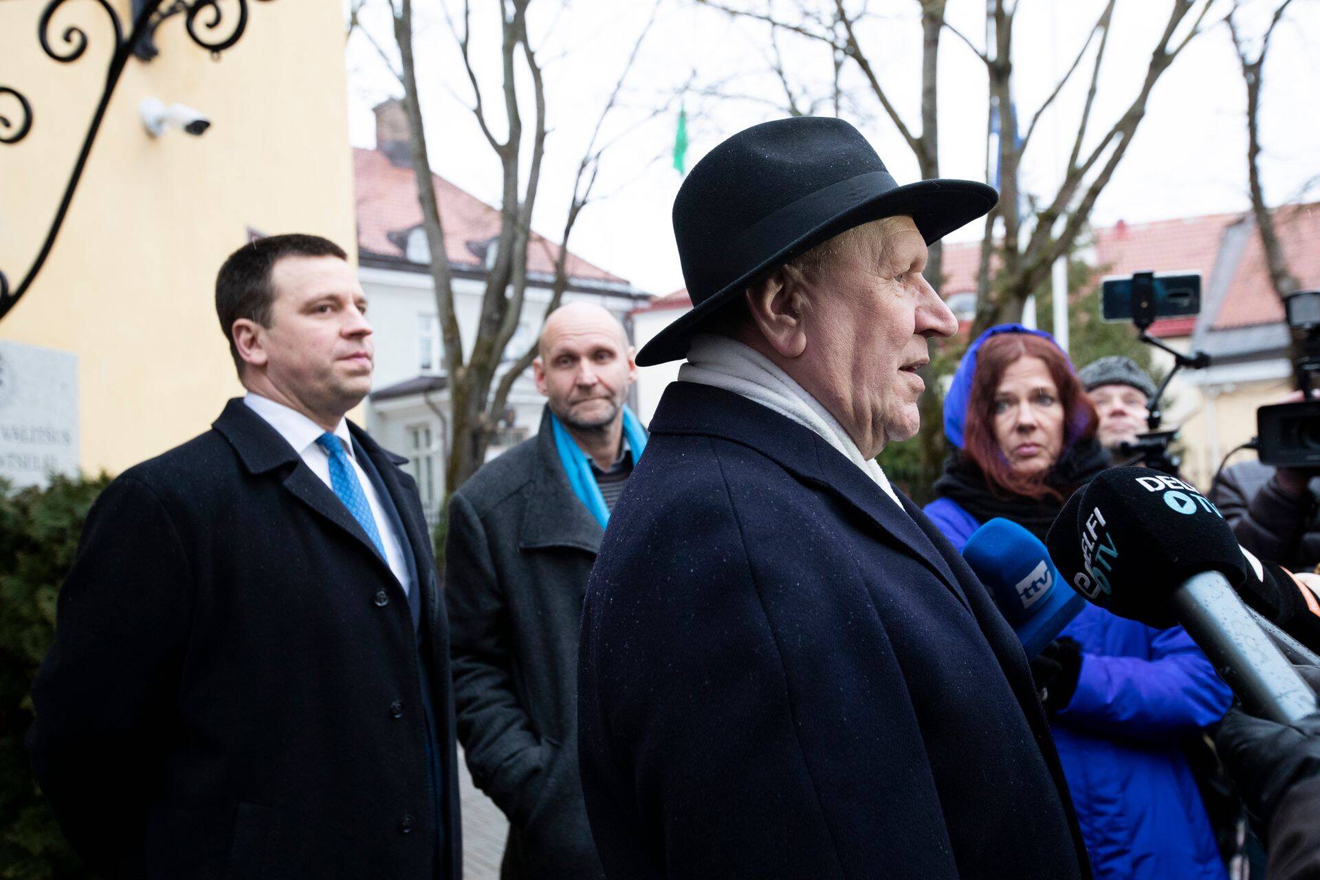 Jüri Ratas (vasakul), Helir-Valdor Seeder ja Mart Helme.