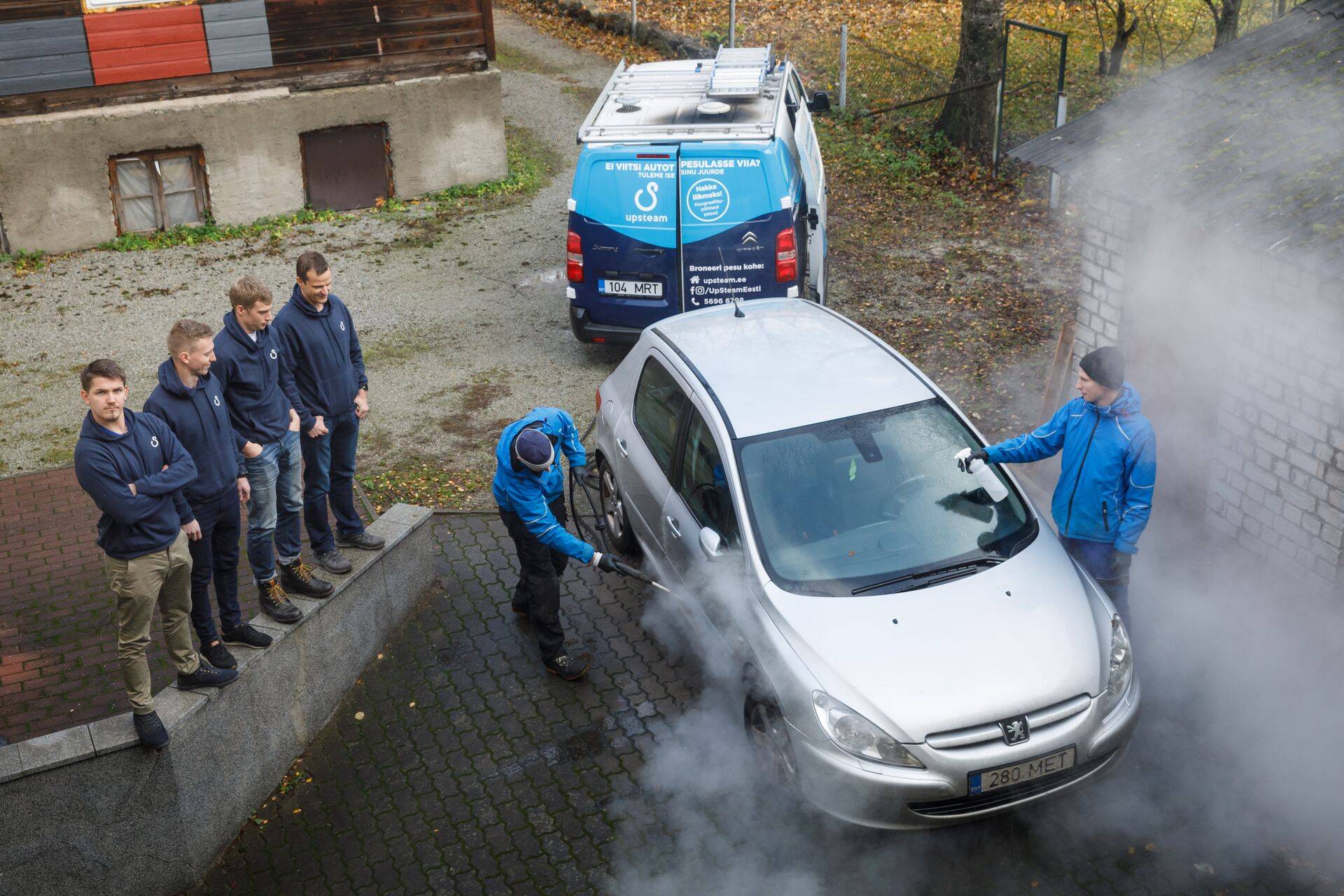 Liikuvat autopesu pakkuv idufirma UpSteam kaasas novembris pool miljonit eurot.