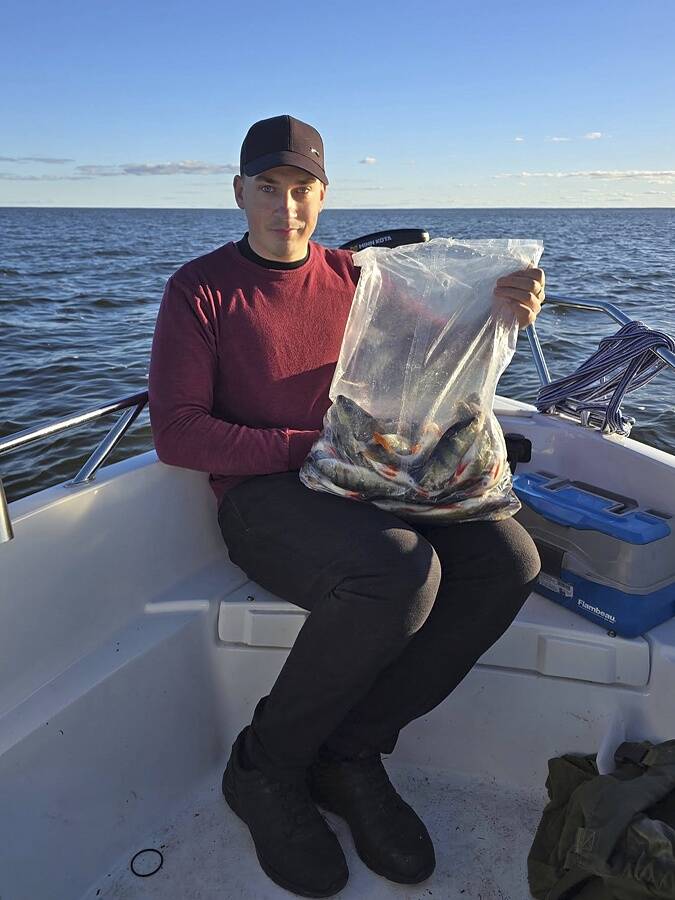 Lohusuu all on kala kaldale väga lähedal, vaid kilomeetri kaugusel.