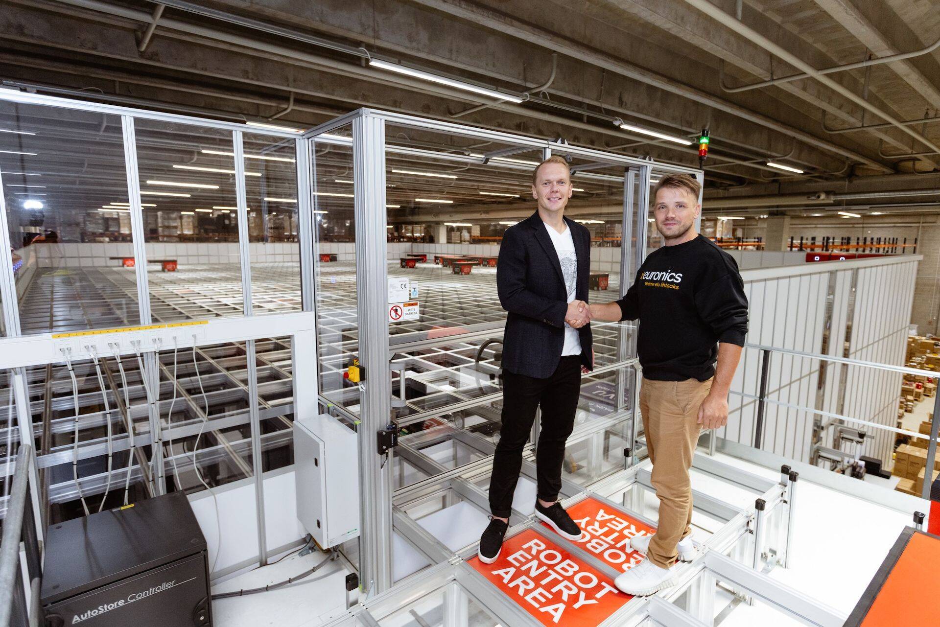 Display Me Balti riikide võtmeklientide juht  Erki Tammenurm ja Sandmani logistikadirektor Rivo Reinson.