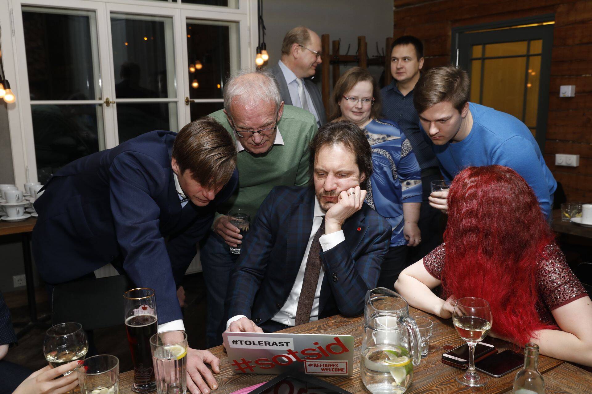 Sotside valimsitulemus ei rõõmustanud eile erakonnaliikmeid kohe mitte üks raas.