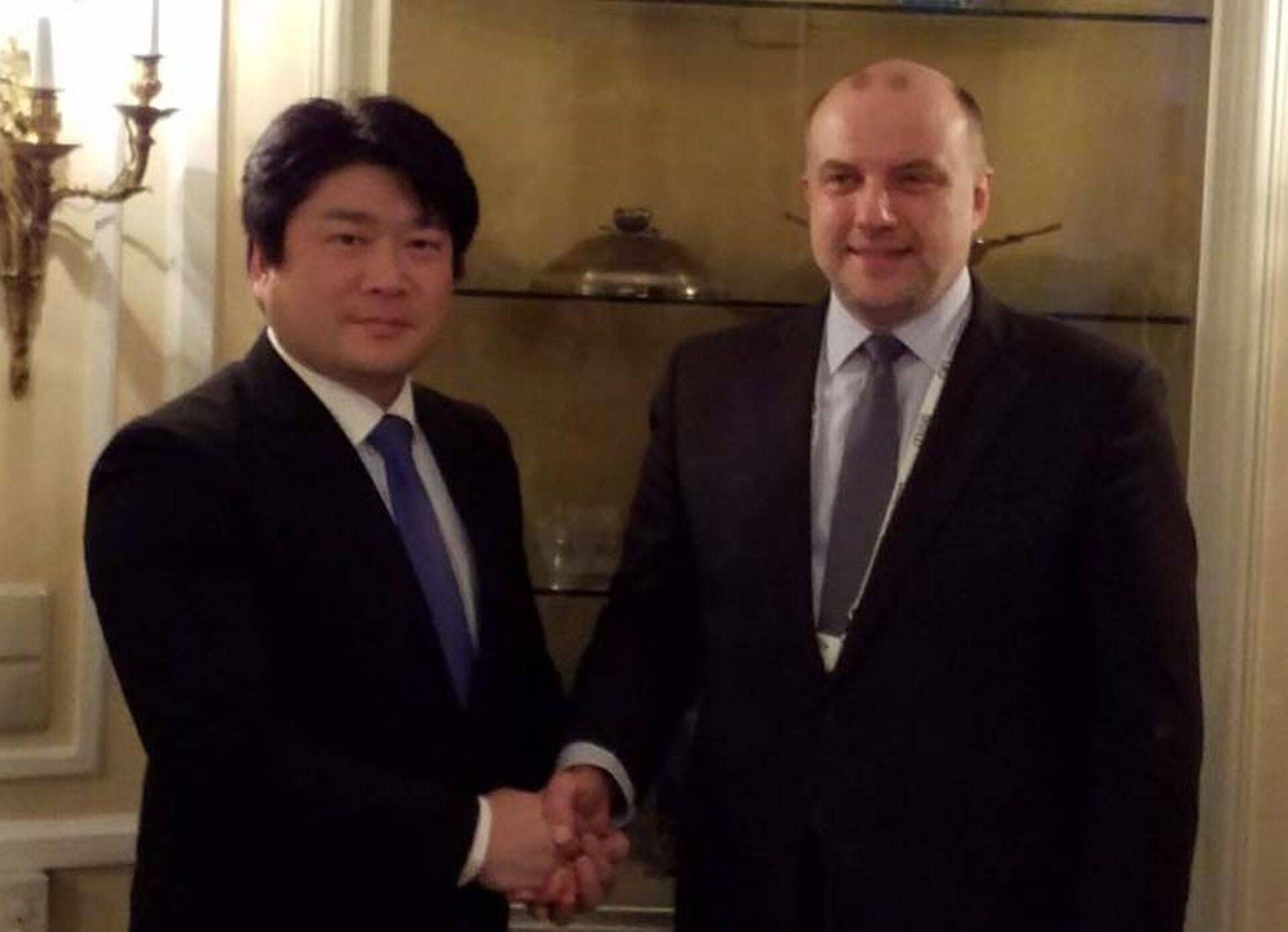 Kaitseminister Jüri Luik kohtus Müncheni julgeolekukonverentsi raames Jaapani asekaitseministri Tomohiro Yamamotoga.