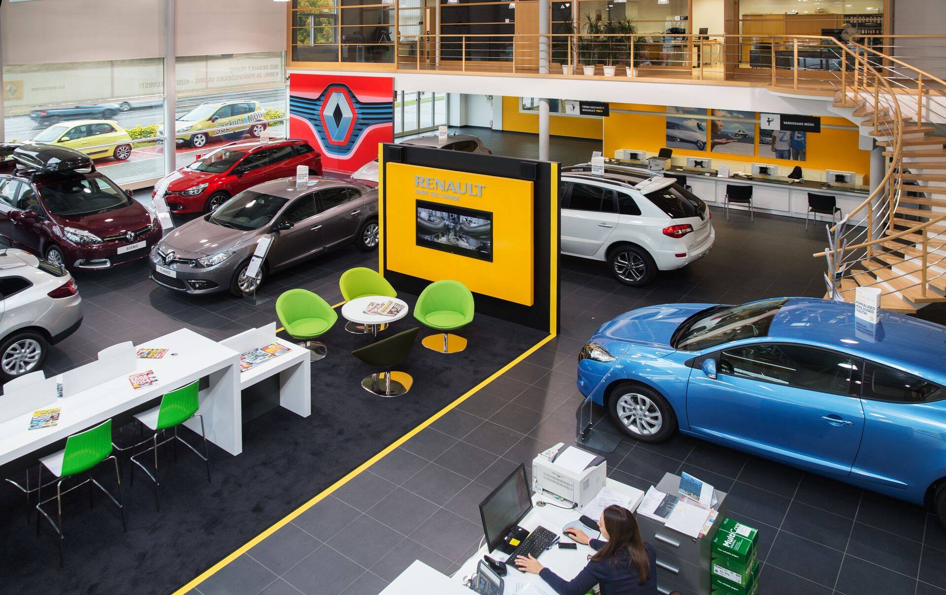 EfTEN  покупает недвижимость центра продаж и обслуживания  ABC Motors