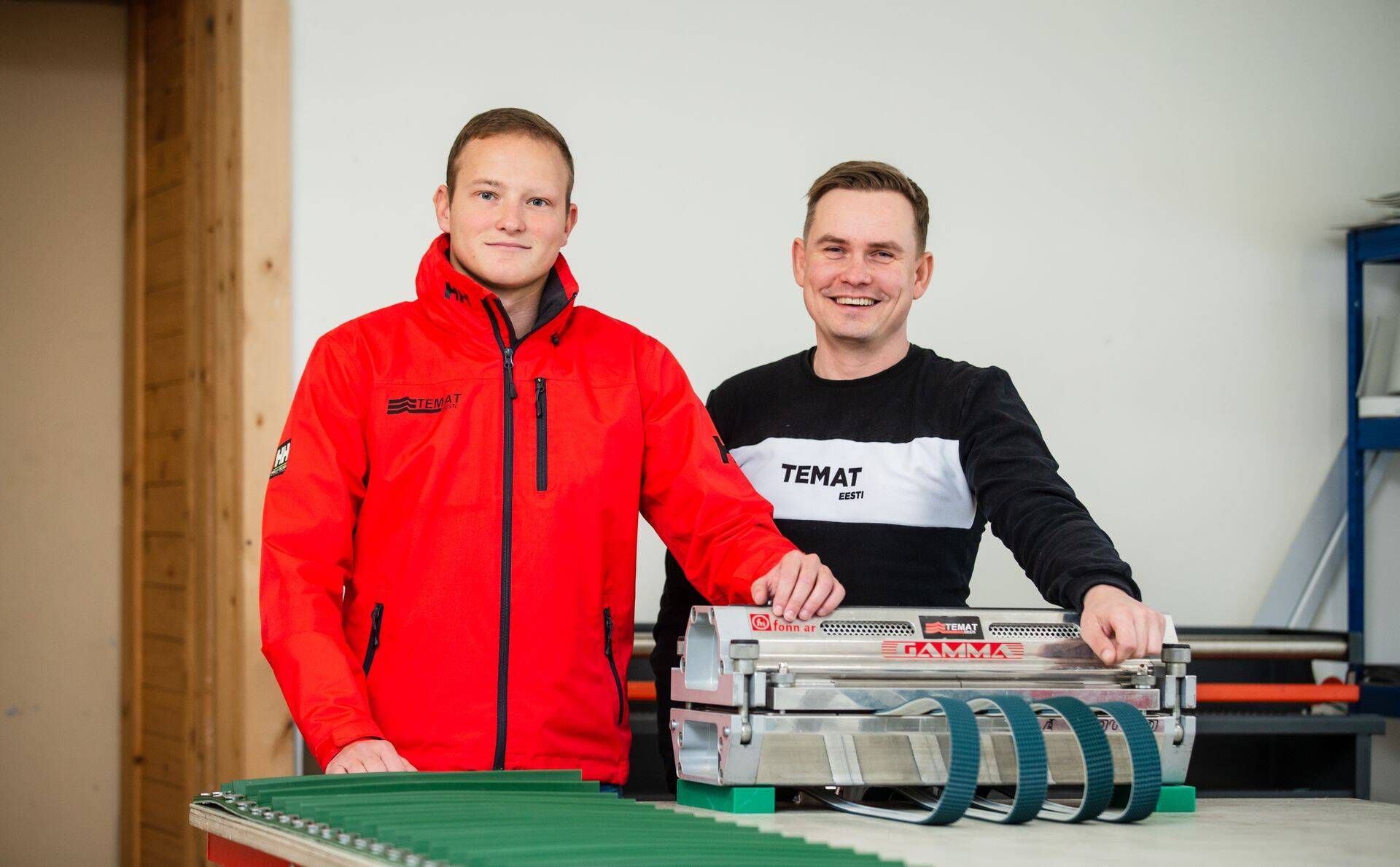 Vasakul Sander Susi ja paremal Temat Eesti müügijuht Argo Truman.