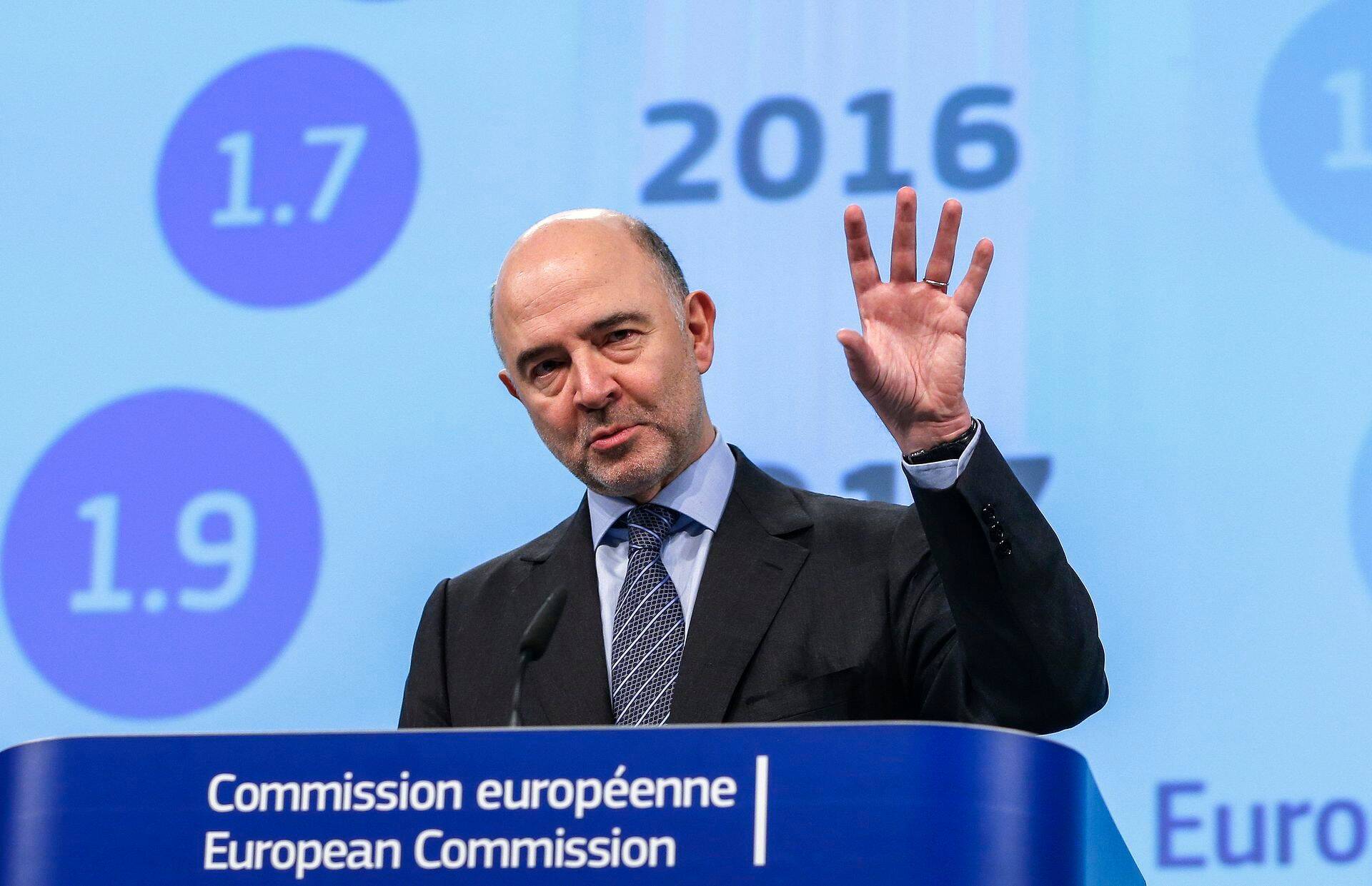 Euroopa Komisjoni rahandusvolinik Pierre Moscovici tutvustab uut prognoosi