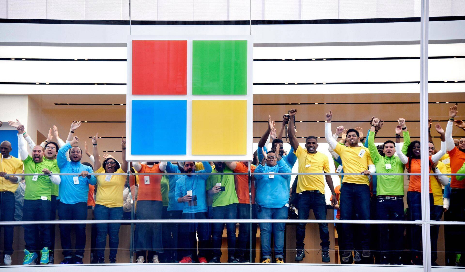 Microsoft ostab LinkedIni.
