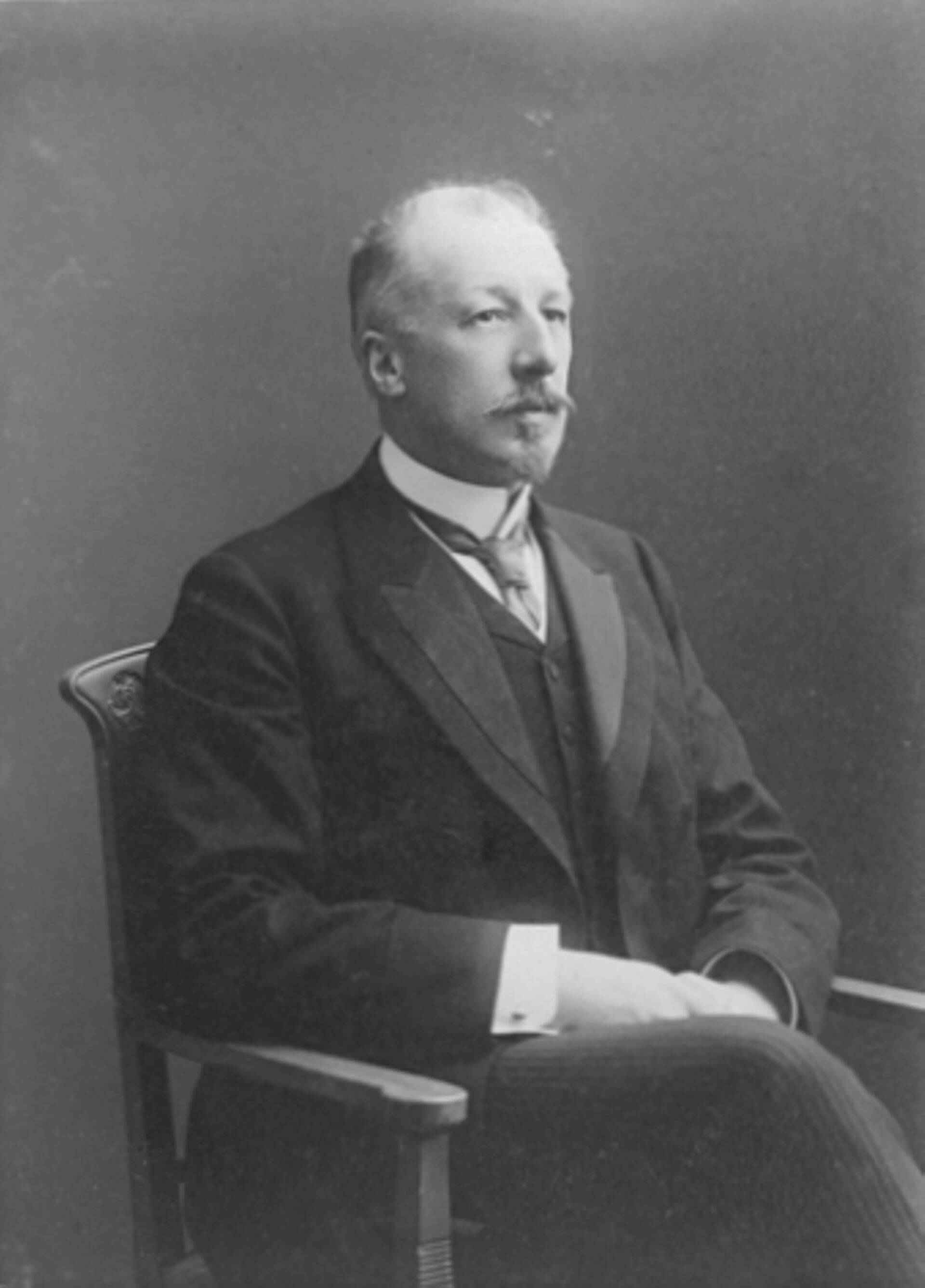 Eduard von Dellingshausen.