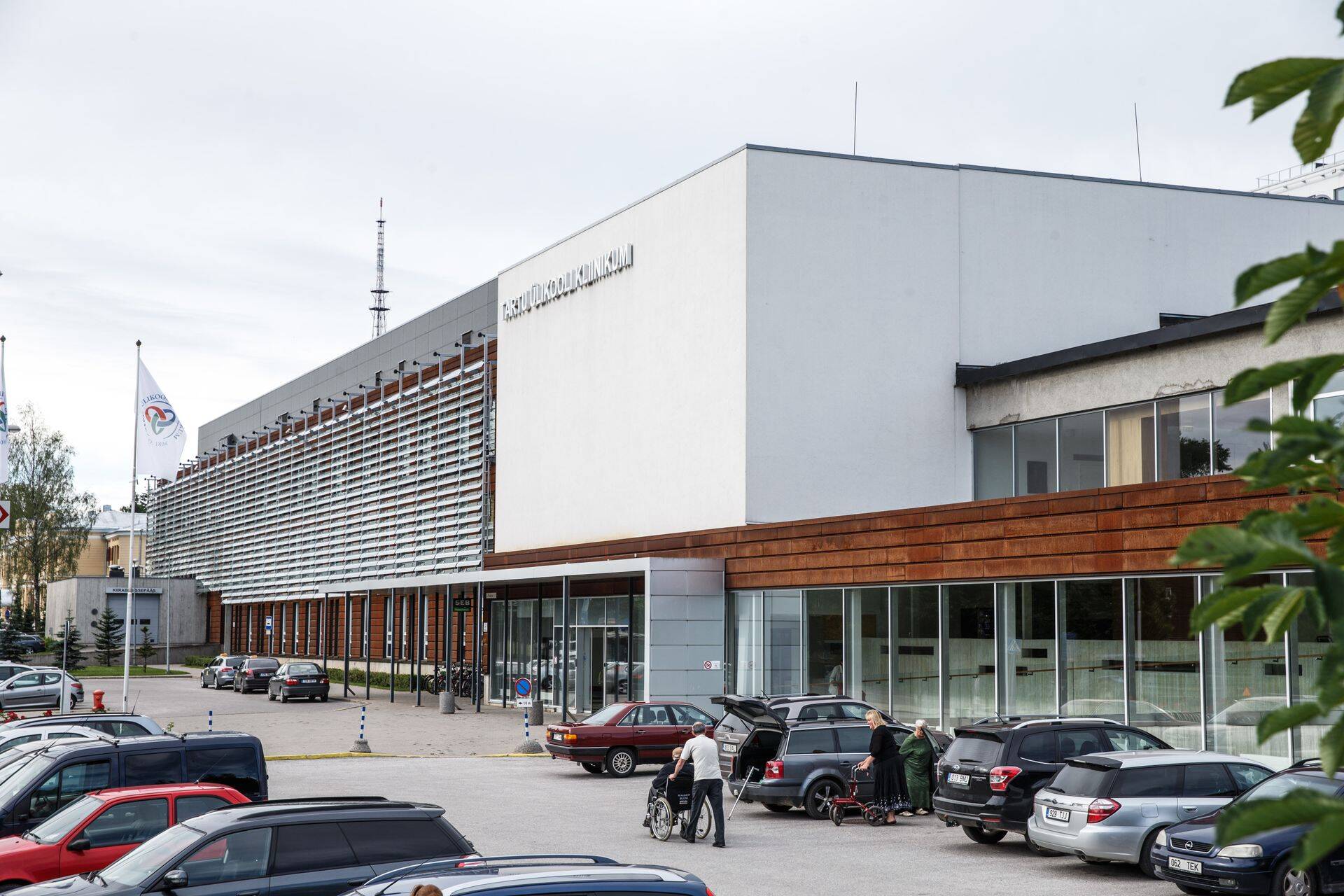 Kliinikum piirab COVIDit põdevate patsientide tõttu plaanilist tööd.