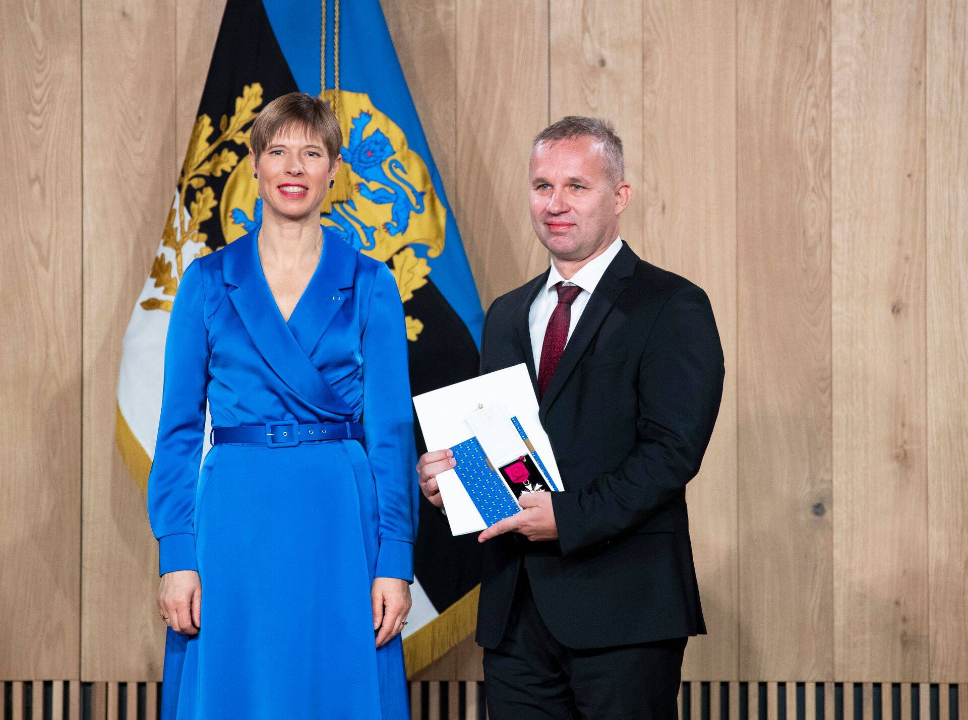President Kersti Kaljulaid andis tänavu 22. veebruaril riikliku teenetemärgi Cleveroni juhile Arno Kütile.
