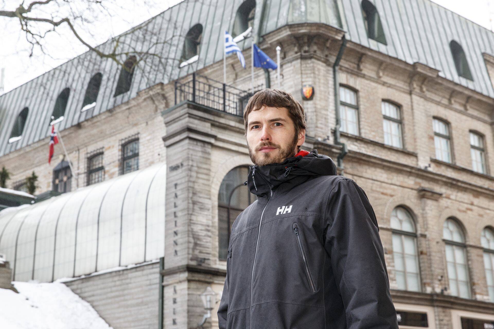 Genex Investi juhi Ain Kivisaare selja taga asuvas Harju tänava hoones on üürilisteks Jaapani, Kreeka ja Norra saatkond.