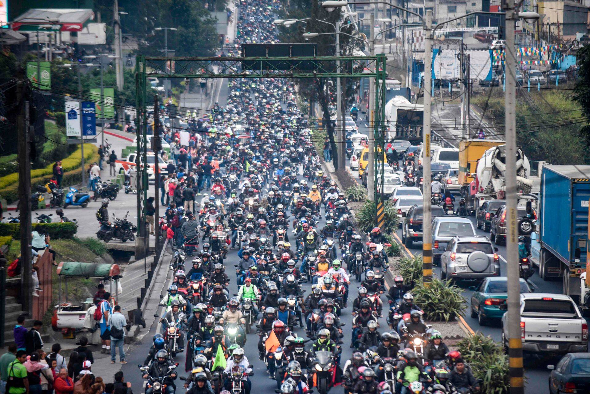 Sarnaselt tõukeratastele saab algavast kevadest rentida nüüd ka mootorrattaid, seda koos marsruudisoovitustega.