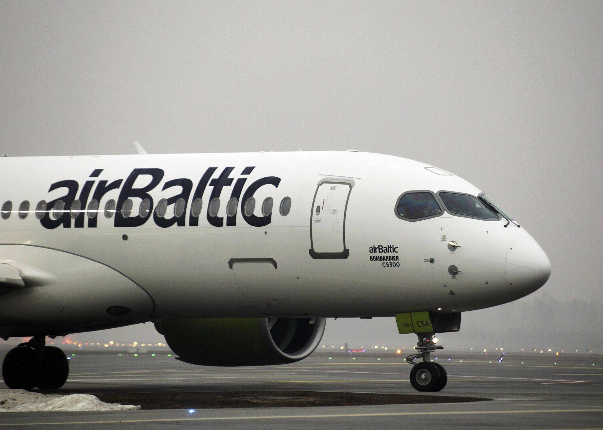 Bombardier CS300 Riia lennujaamas.