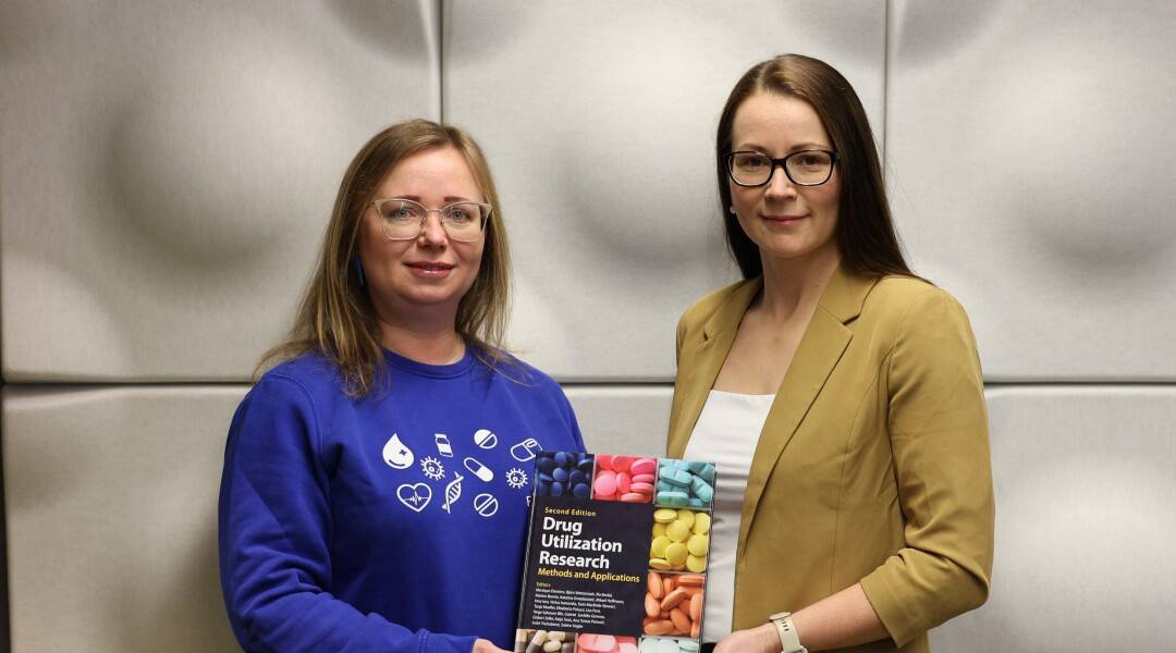 Raamatu Eesti ravimikasutuse uurimuse metoodikat kirjeldava peatüki autorid on ravimiameti spetsialistid Janne Sepp ja Katrin Kurvits.