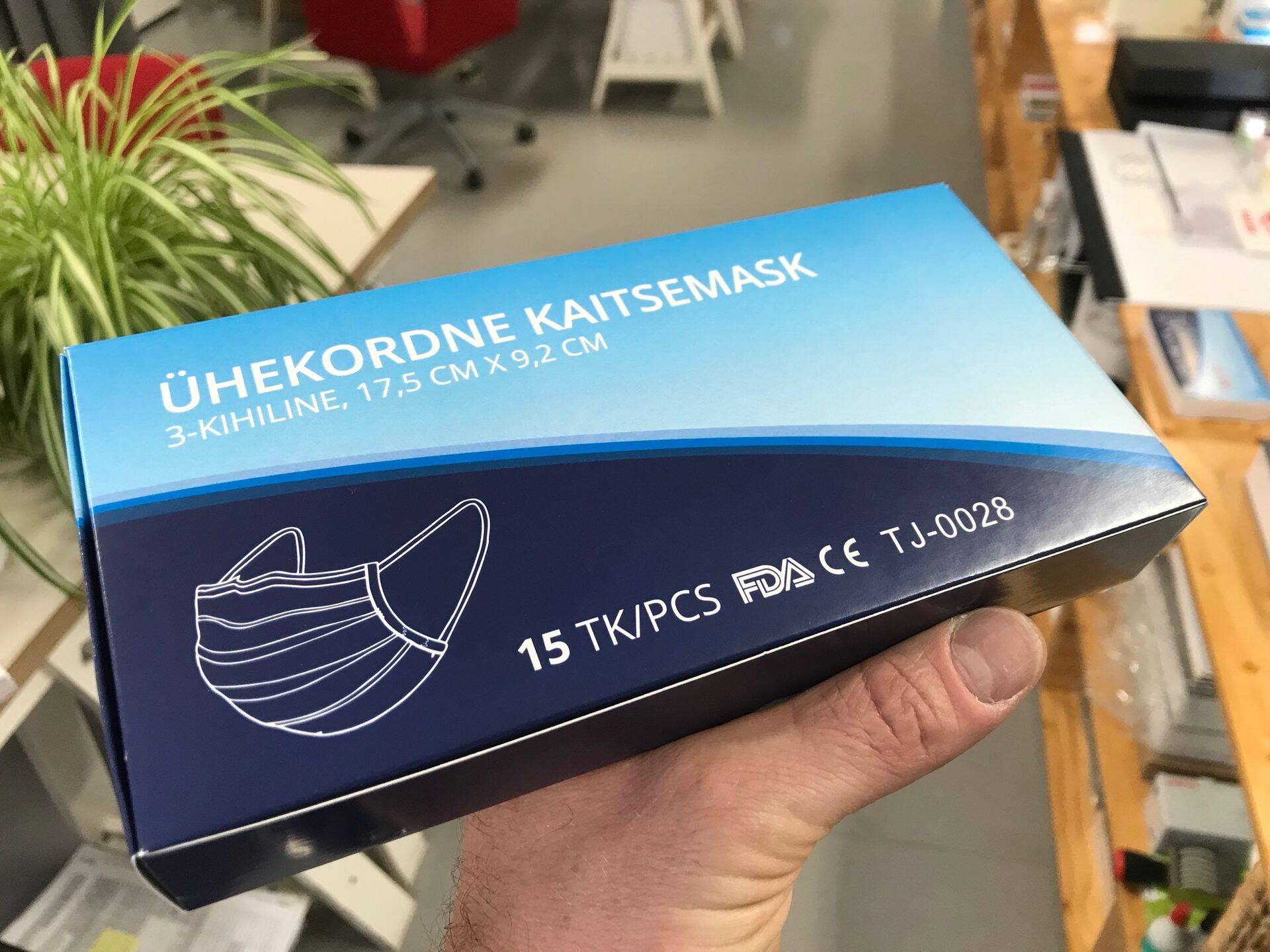 Näiteks on ettevõte aidanud ka kaitsemaske pakendada