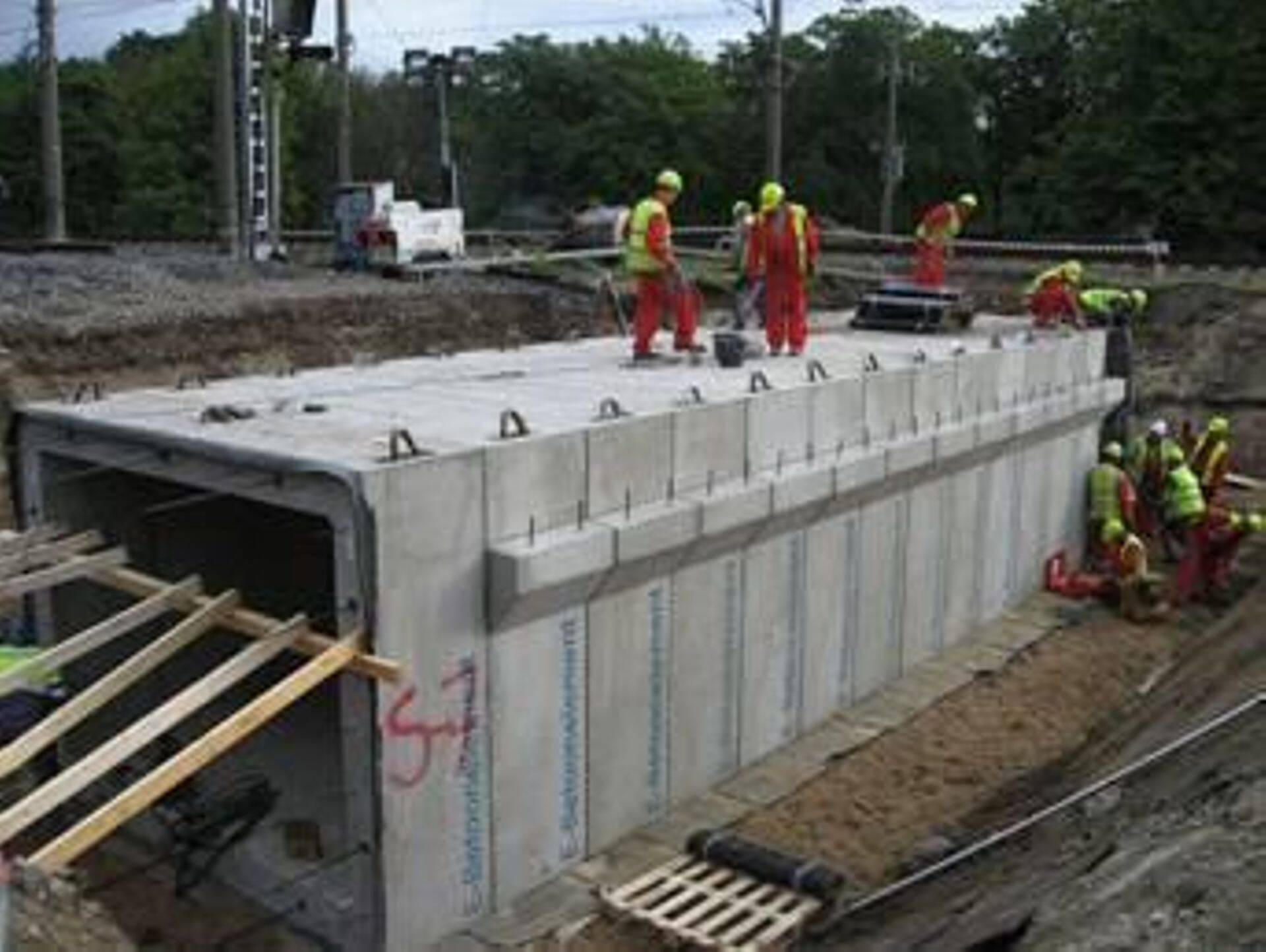 Segment-tunneli paigaldamine Lillekülas