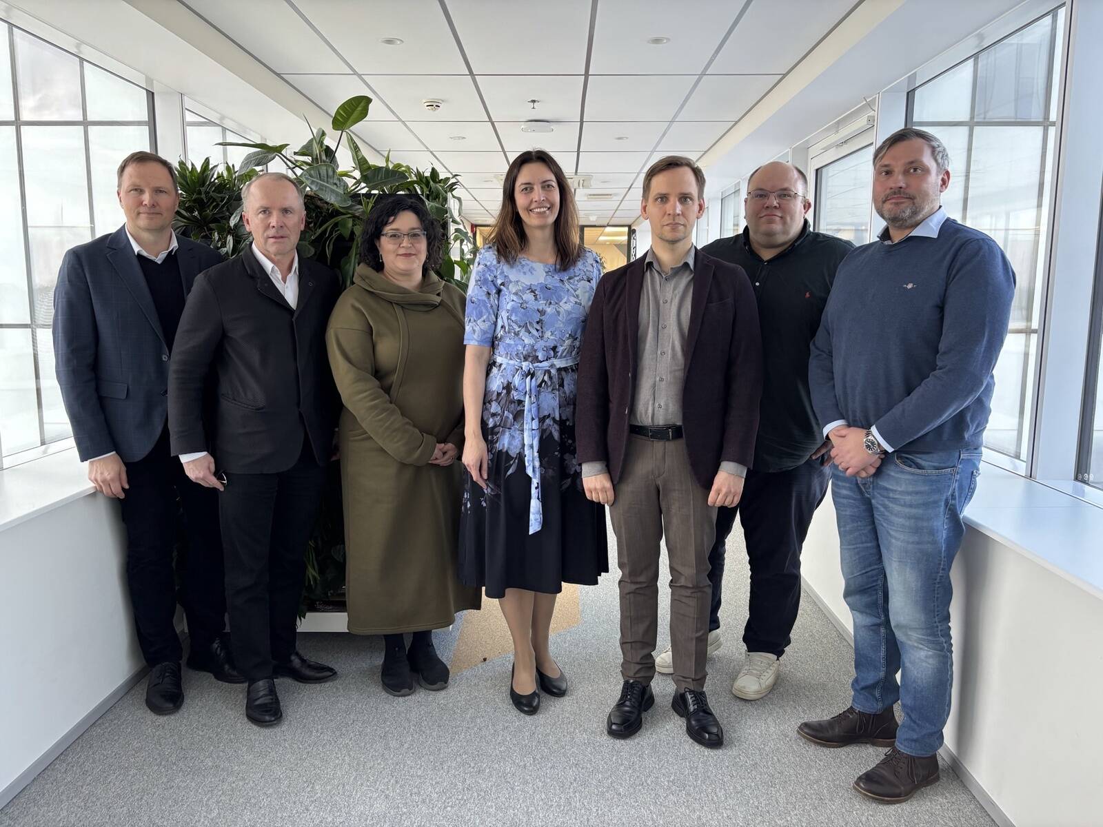 Fotol vasakult: Alar Irs, Peeter Padrik, Teele Orgse, Karmen Joller, Edvard Garder, Lauri Kõrgvee, Kristo Erikson.