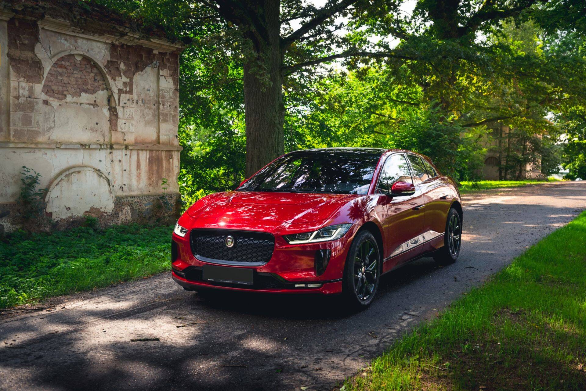 Jaguar I-PACE elektriauto (tootja foto).