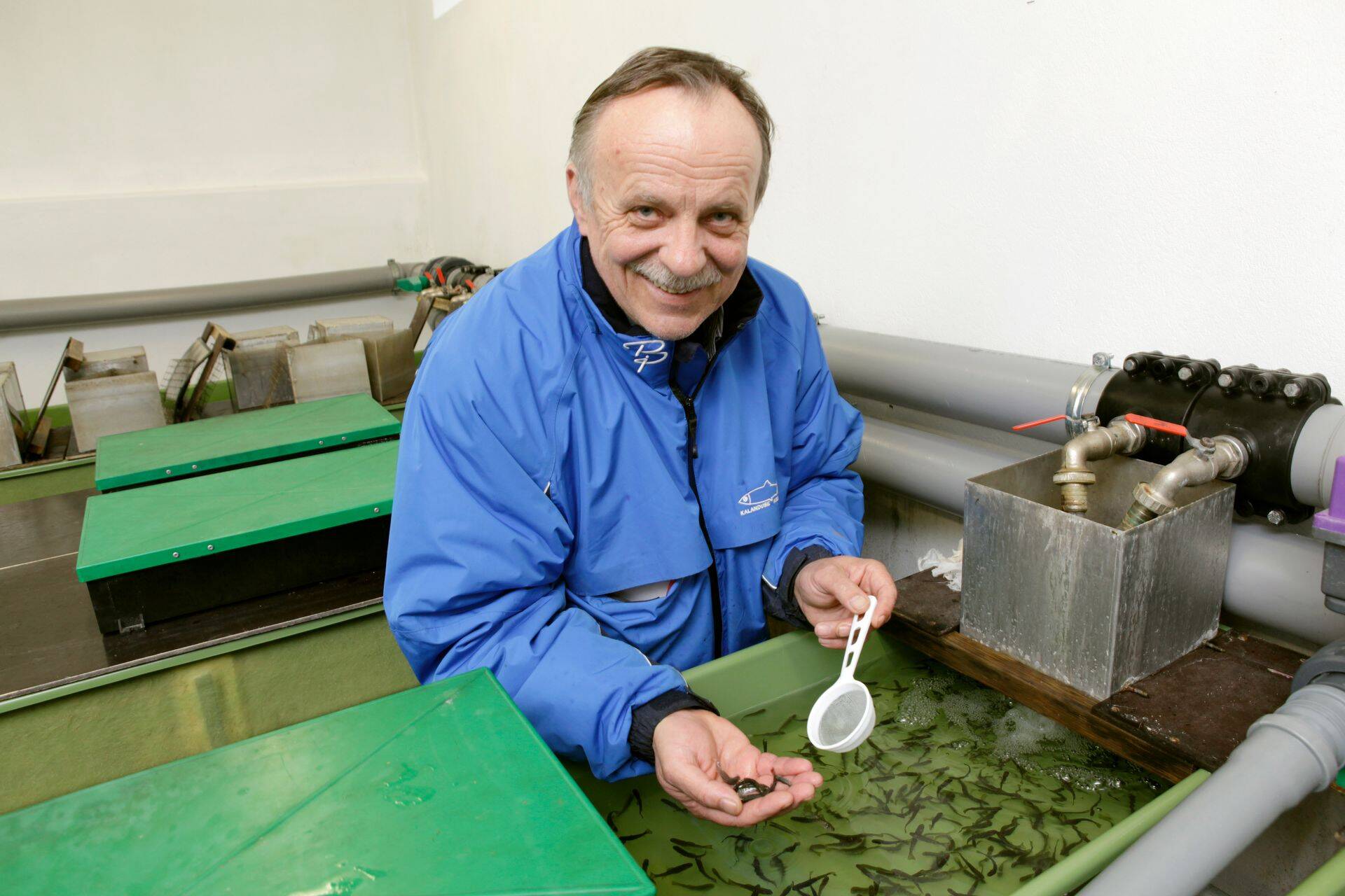 Jõgevamaal Pedja jõe keskjooksul paikneva Härjanurme kalatalu peremees Aarne Liiv.