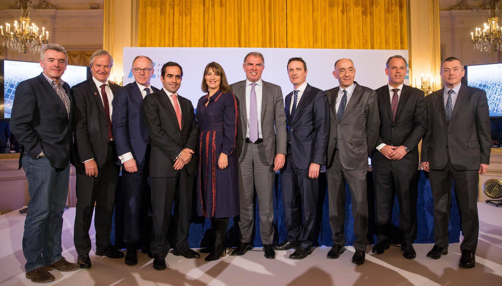Vasakult: Michael O’Leary (Ryanair), Bjorn Kjos (Norwegian Air Shuttle), Pekka Vauramo (Finnair), Carlos Munoz (Volotea), Carolyn McCall (EasyJet), Carsten Spohr (Lufthansa Group), Thomas Reynaert (A4E), Jean-Marc Janaillac (Air France-KLM), Martin Gauss (airBaltic) ja Willie Walsh, (IAG International Air Group).