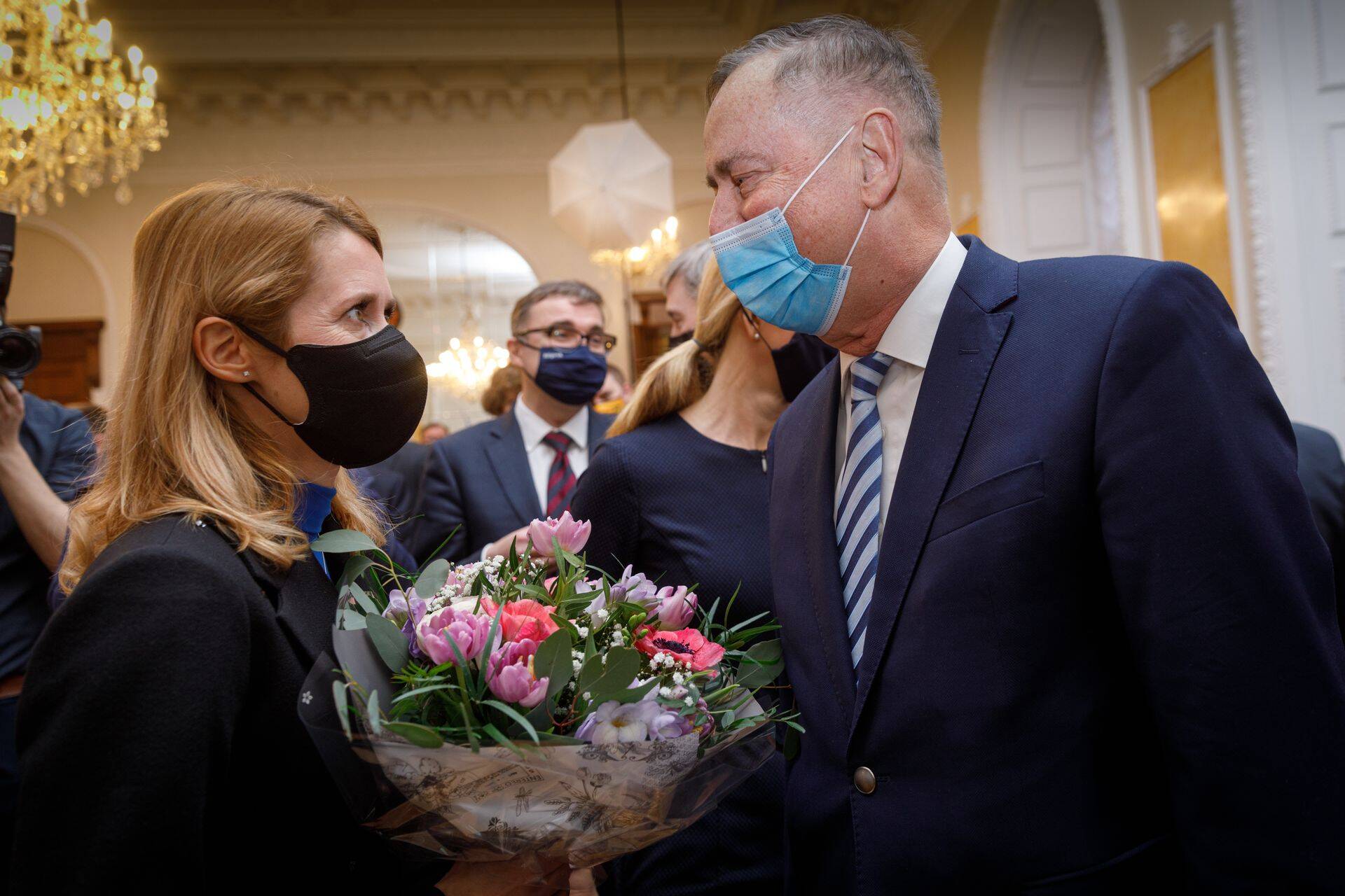 Sel nädalal astus peaministri ametisse Kaja Kallas (vasakul) ja riigikogu aseesimehe koha pealt tagasi Siim Kallas (paremal).