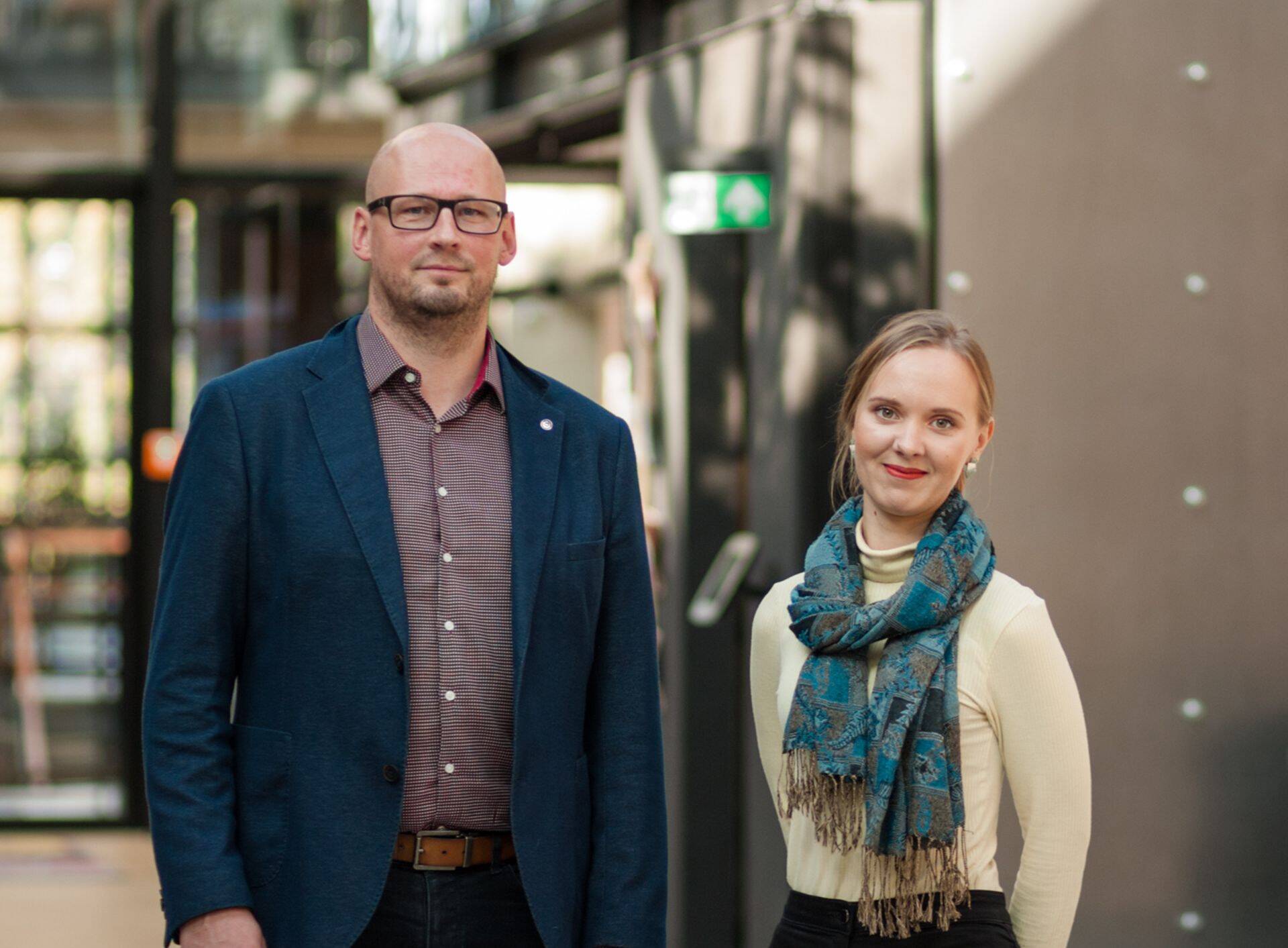 Eesti Töötukassa Tallinna ja Harjumaa osakonna juht Siim Sarapuu ning karjääriinfo spetsialist Inge-Helene Pello